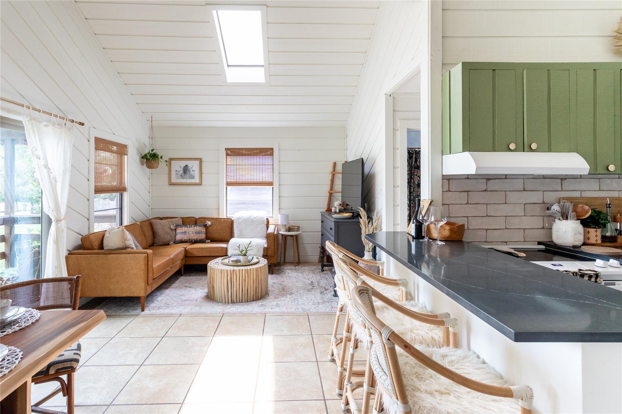 336 Coventry Rd, Spicewood, TX 78669