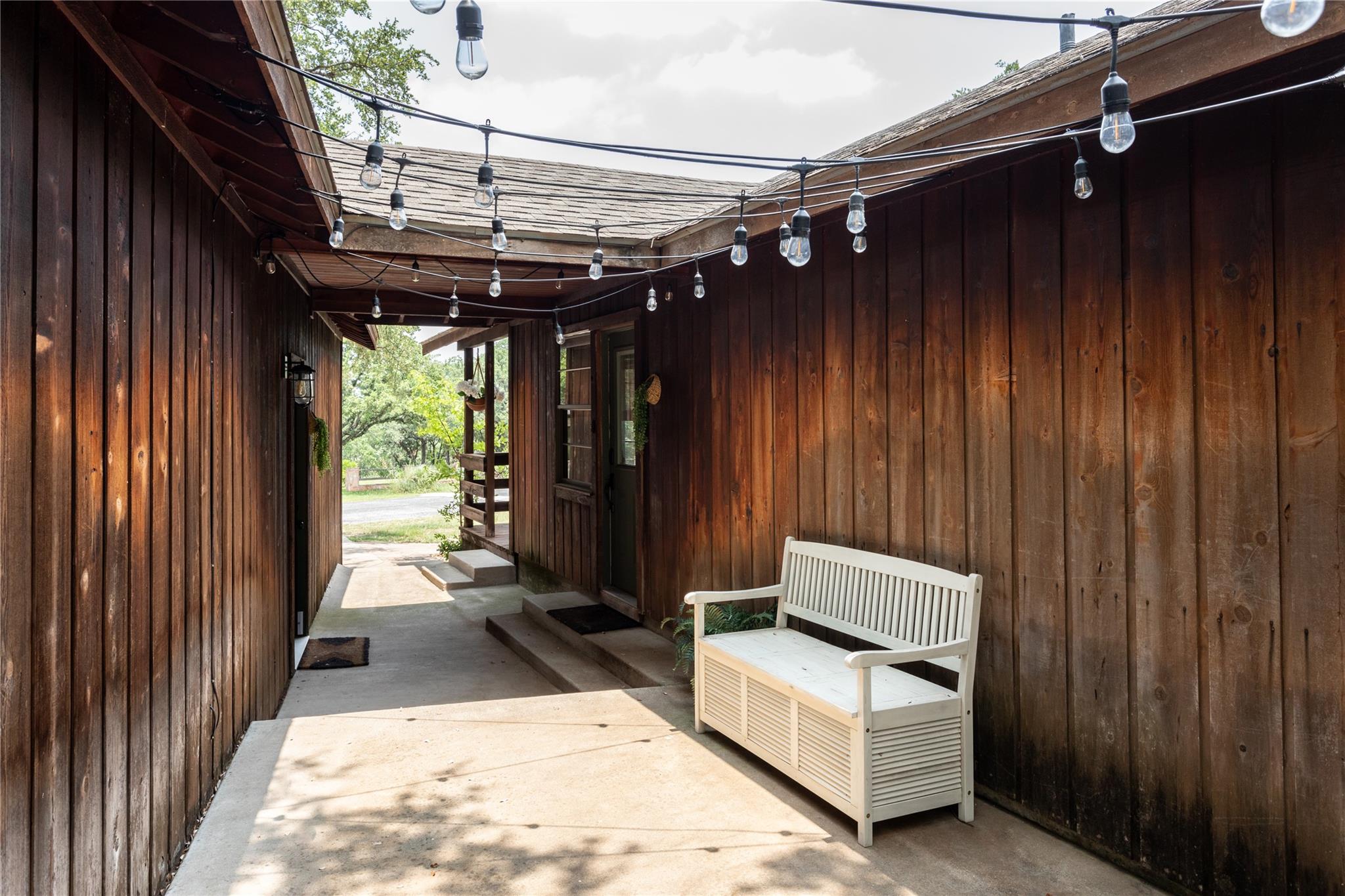 336 Coventry Rd, Spicewood, TX 78669