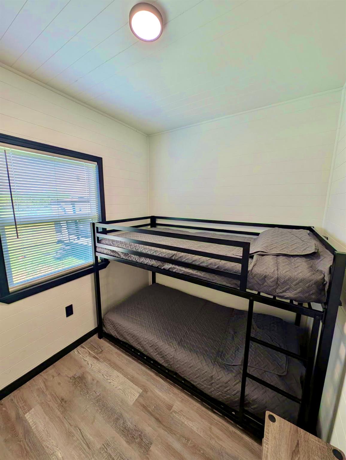 1118 County Road 447, Waelder, TX 78959