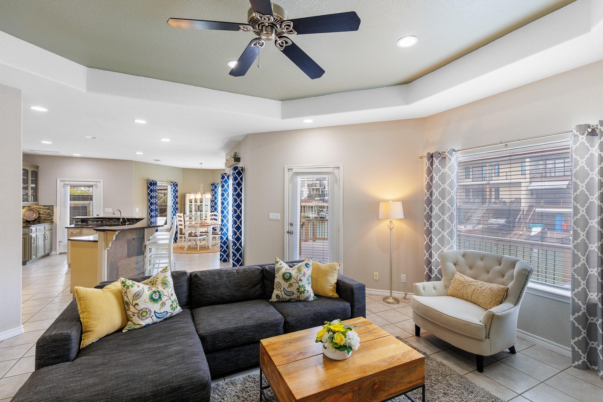 521 Lucy Ln, Horseshoe Bay, TX 78657