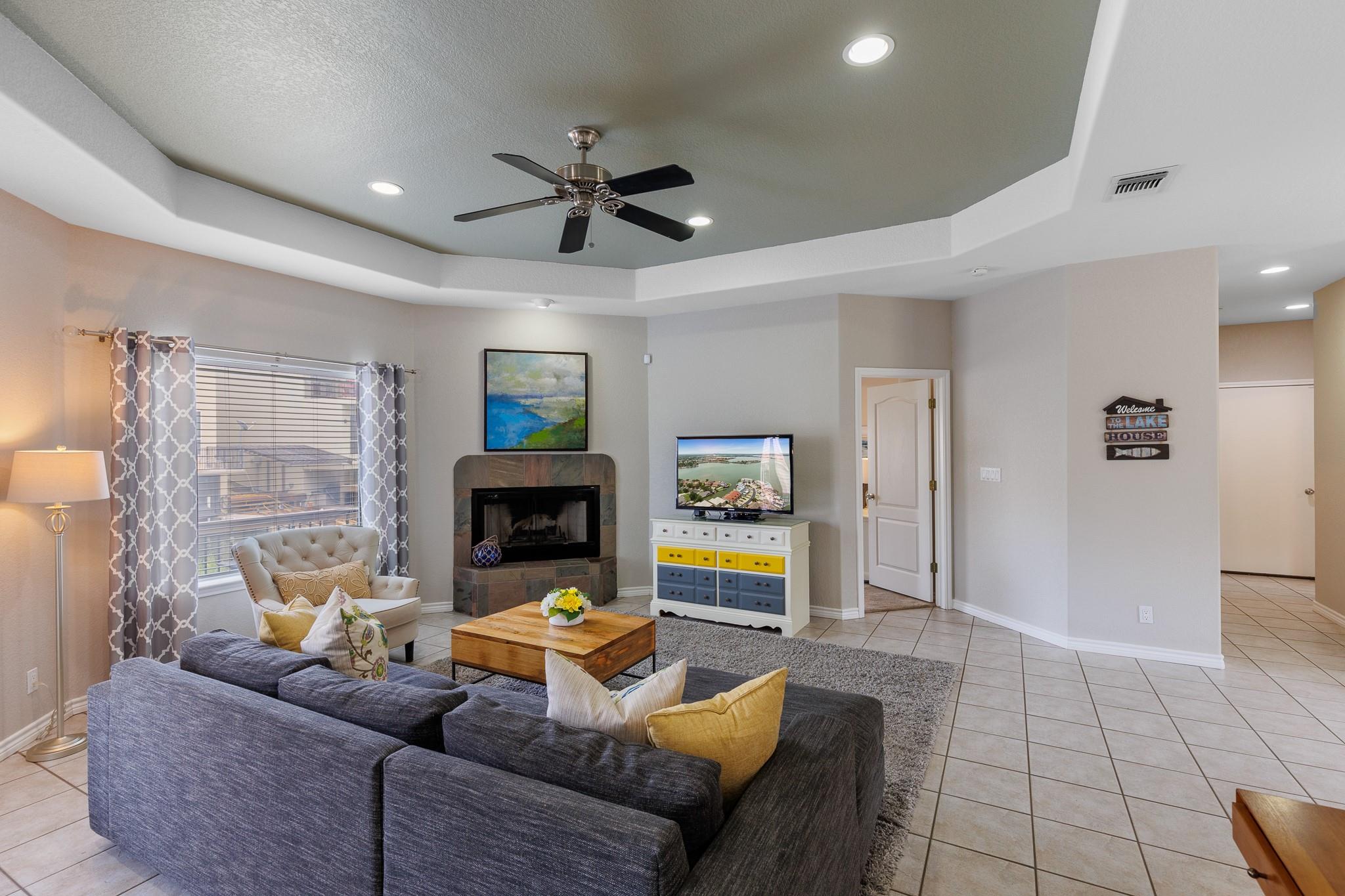 521 Lucy Ln, Horseshoe Bay, TX 78657