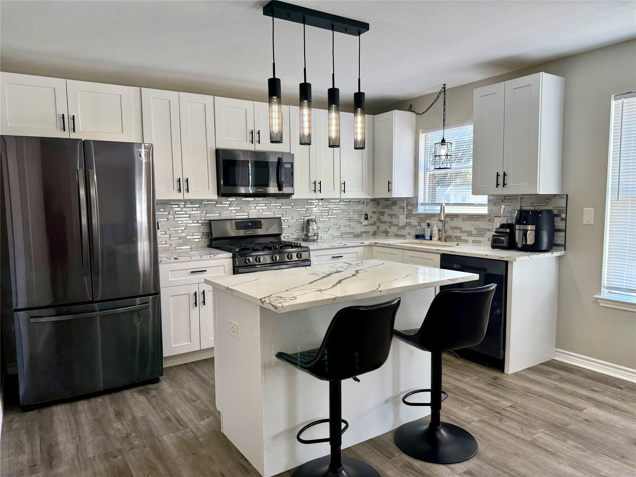 1002 Port Daniel Dr, Leander, TX 78641