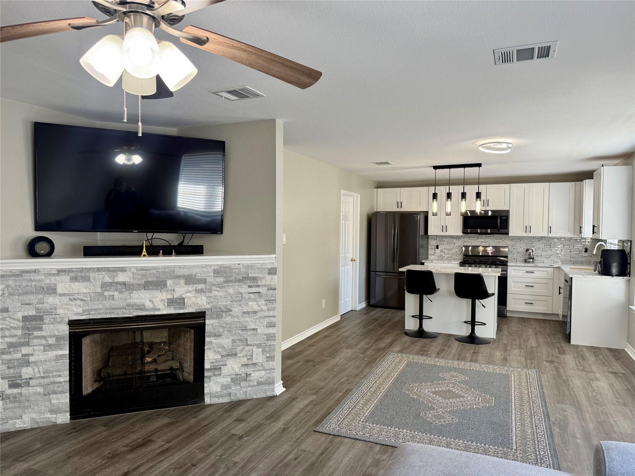 1002 Port Daniel Dr, Leander, TX 78641