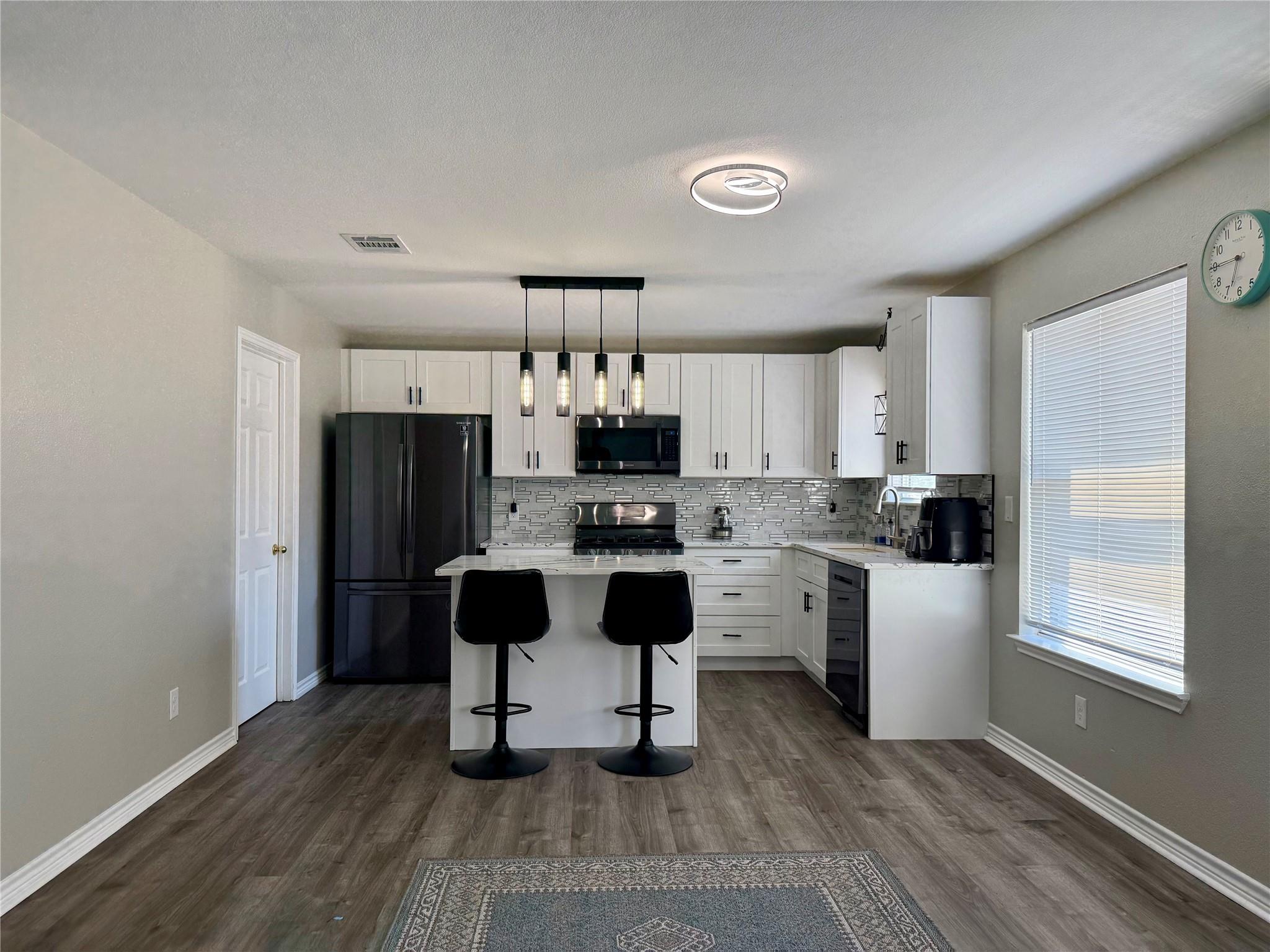 1002 Port Daniel Dr, Leander, TX 78641