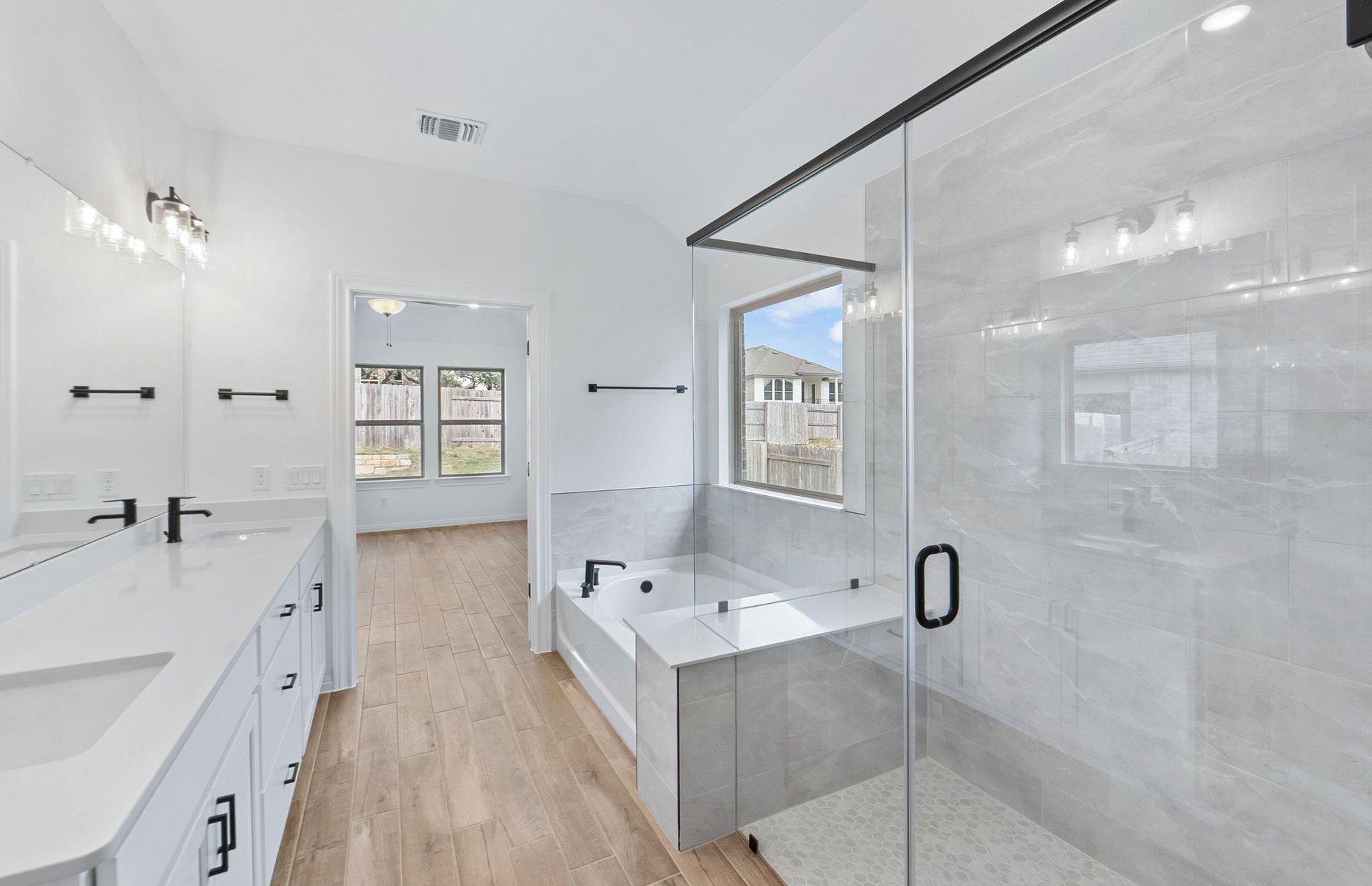 808 Crescent View Dr, Georgetown, TX 78628