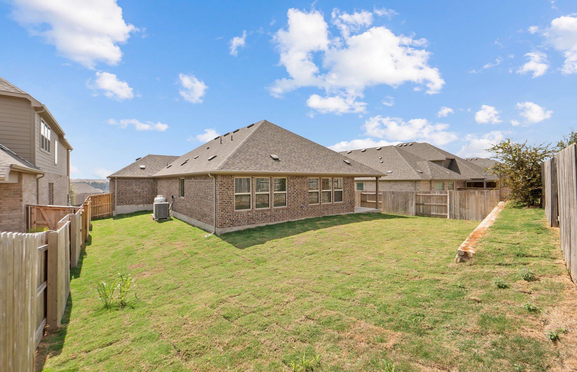 808 Crescent View Dr, Georgetown, TX 78628