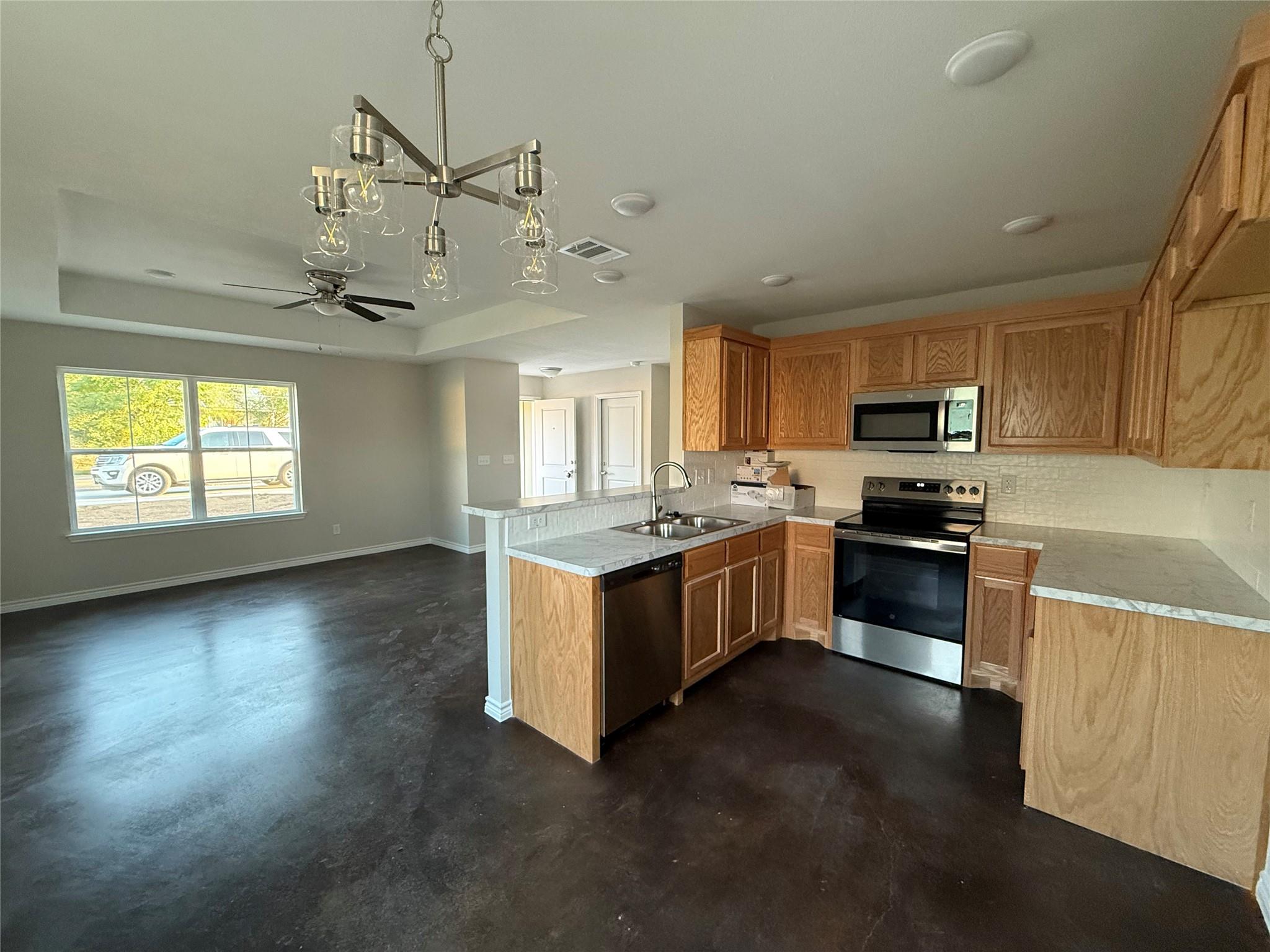 1710 E Ave J, Lampasas, TX 76550