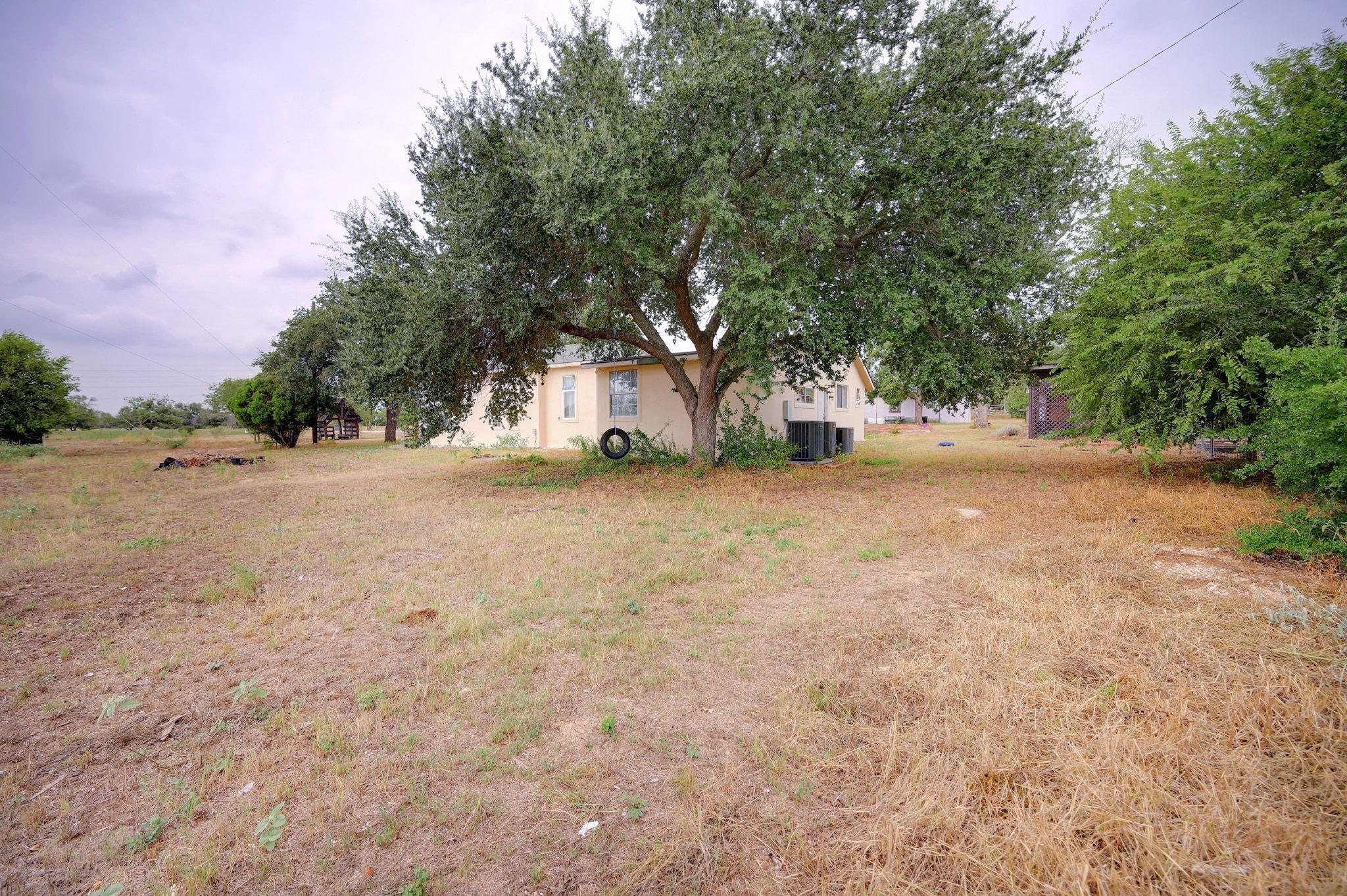 4598 State Highway 173 N, Devine, TX 78016