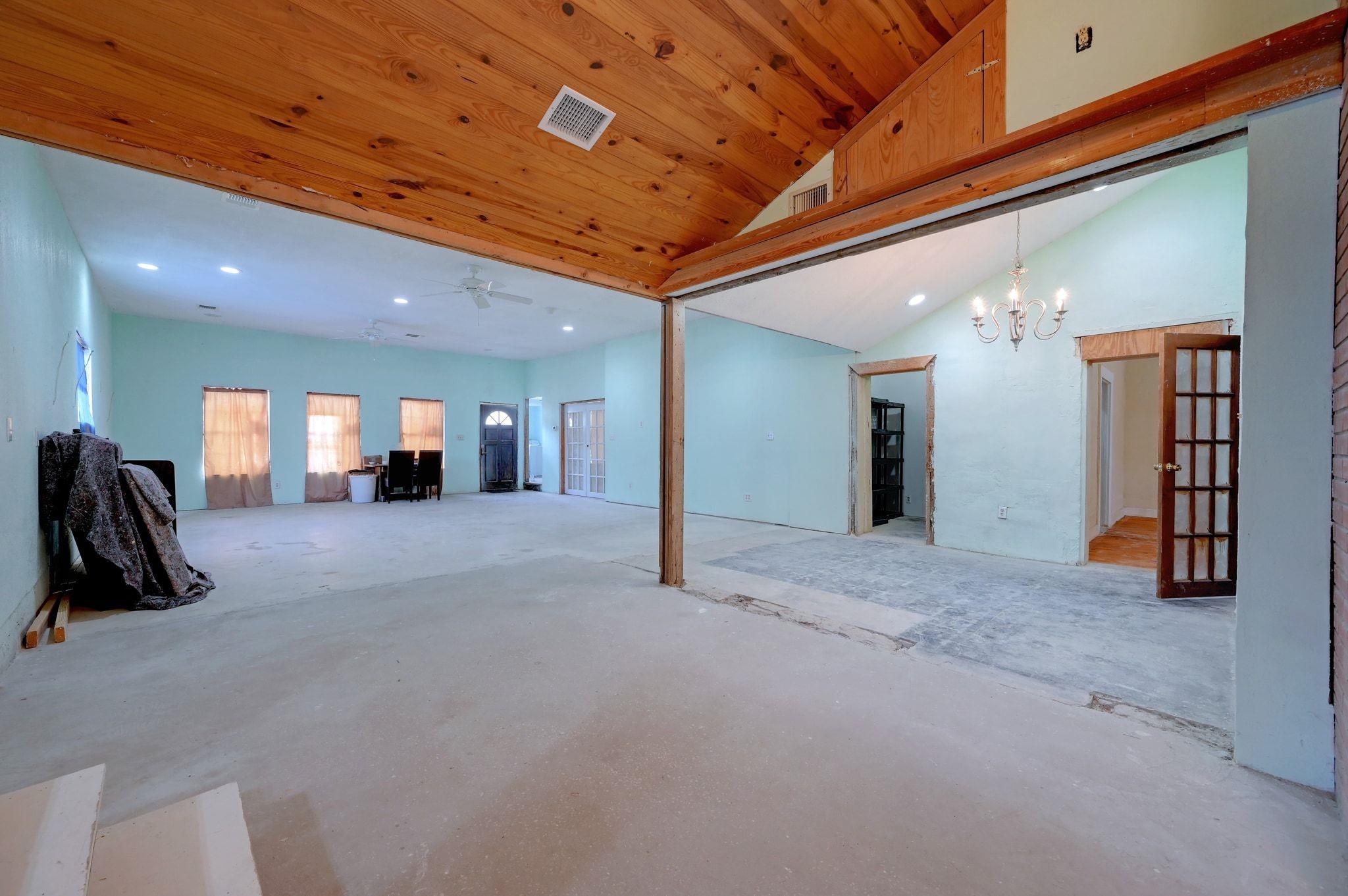 4598 State Highway 173 N, Devine, TX 78016