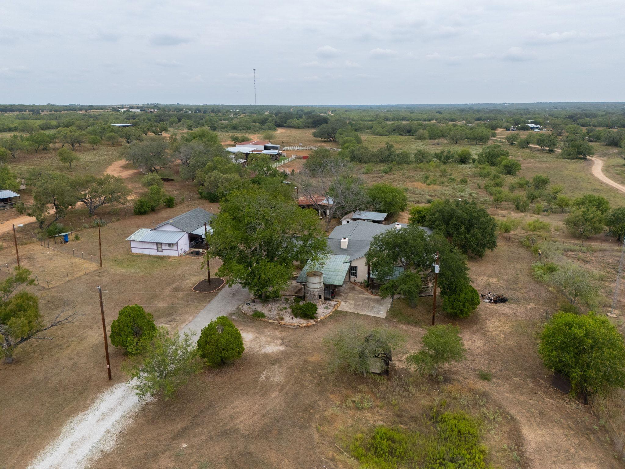 4598 State Highway 173 N, Devine, TX 78016