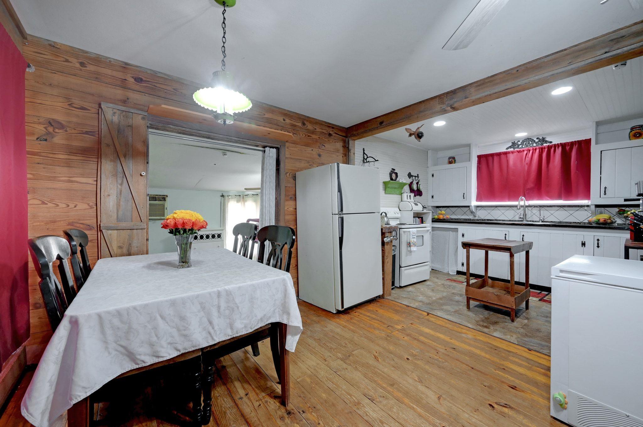 4598 State Highway 173 N, Devine, TX 78016