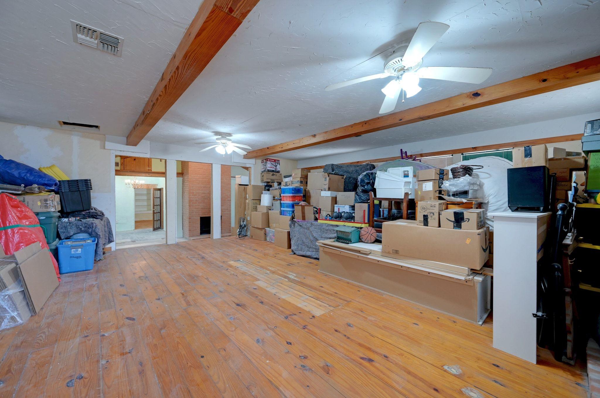 4598 State Highway 173 N, Devine, TX 78016