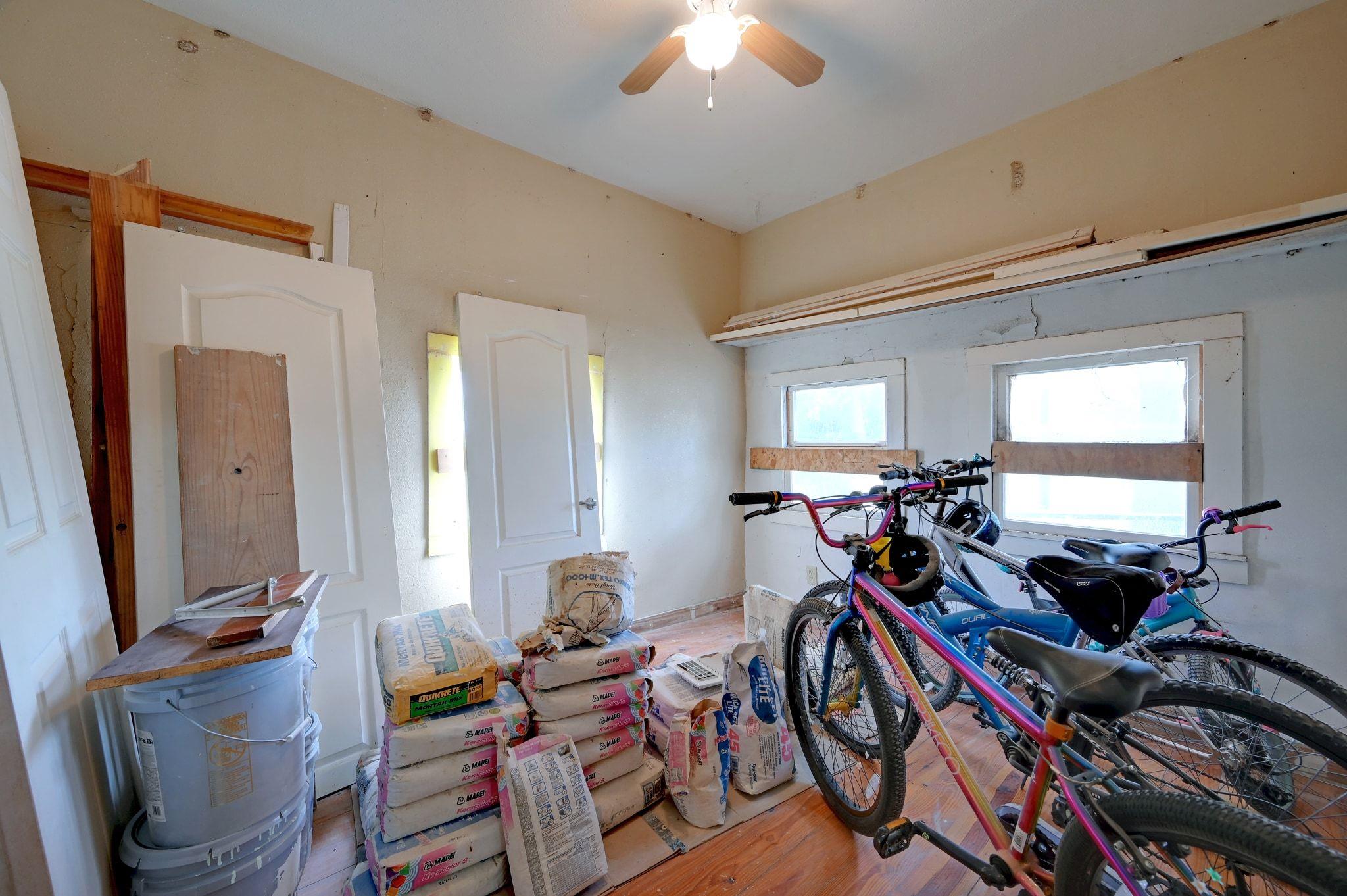 4598 State Highway 173 N, Devine, TX 78016