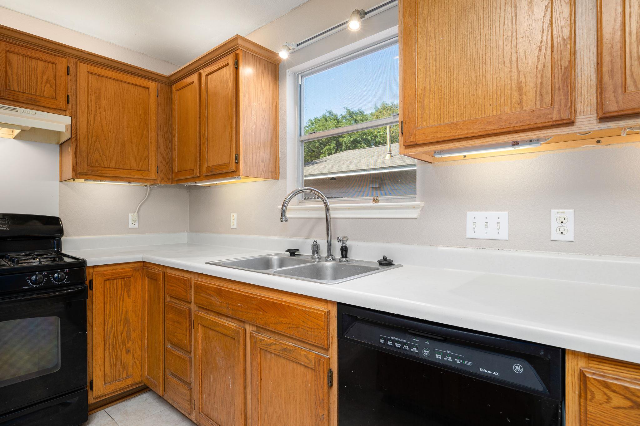 8845 Francia Trl, Austin, TX 78748