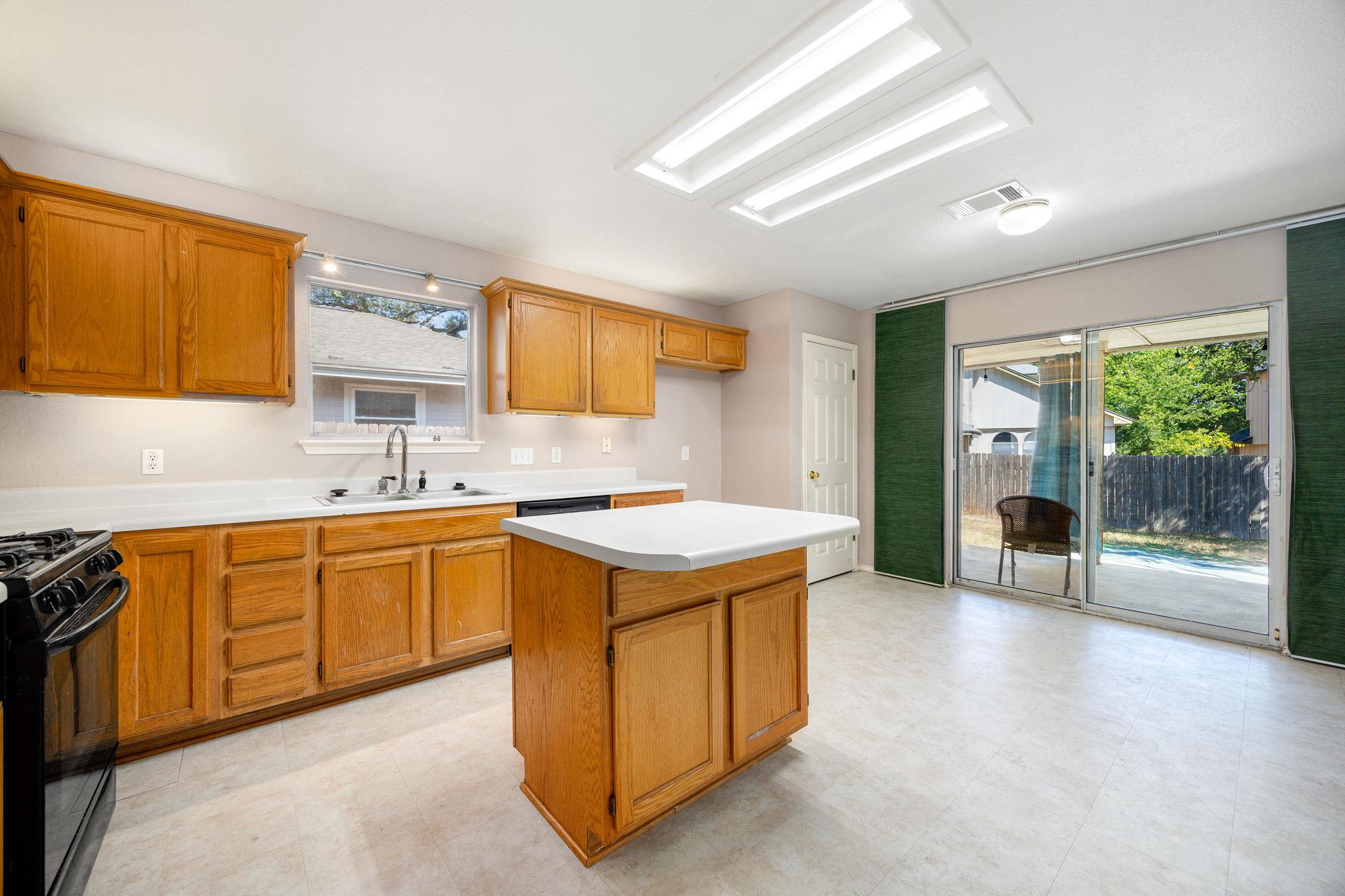 8845 Francia Trl, Austin, TX 78748