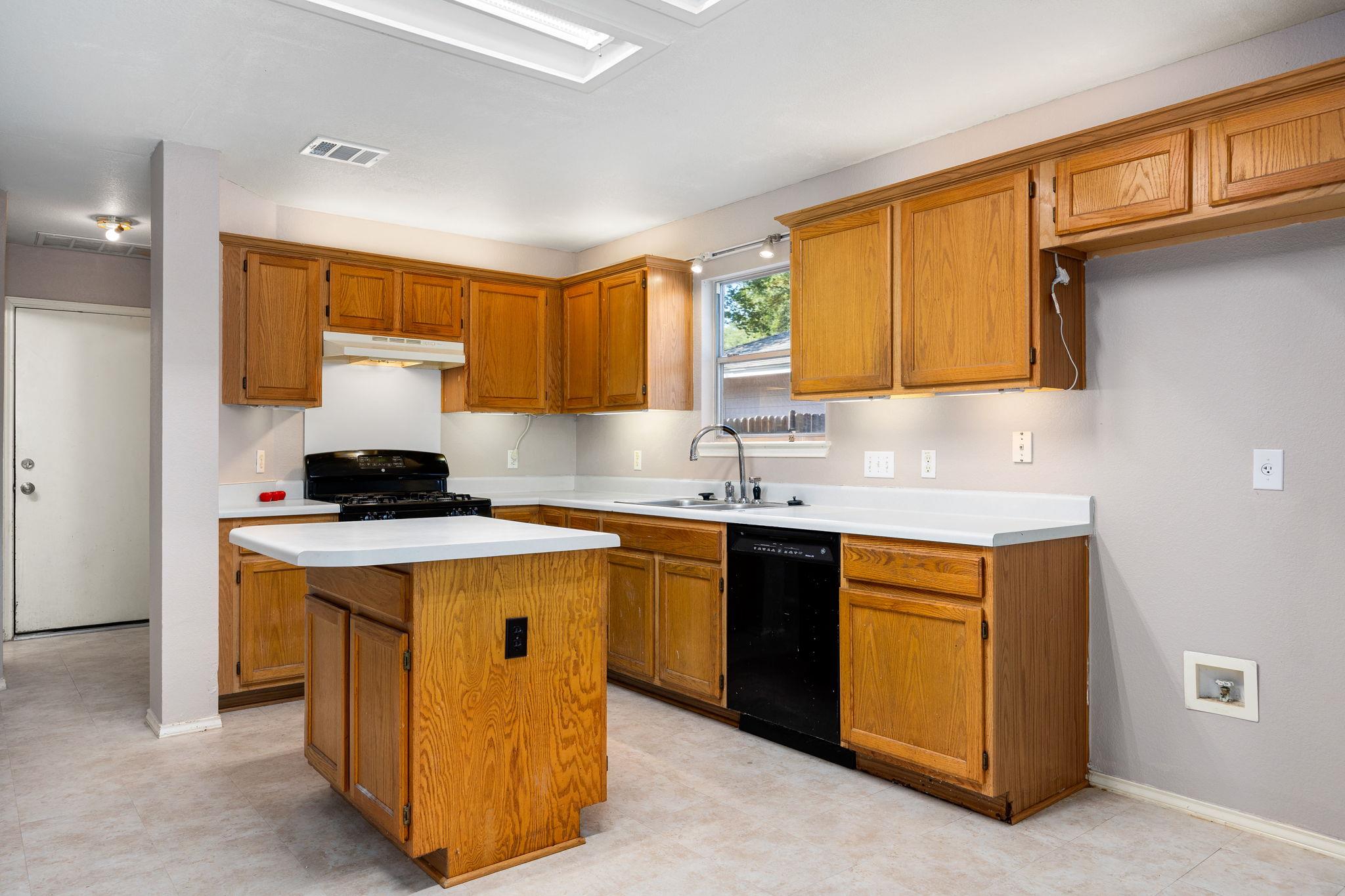 8845 Francia Trl, Austin, TX 78748