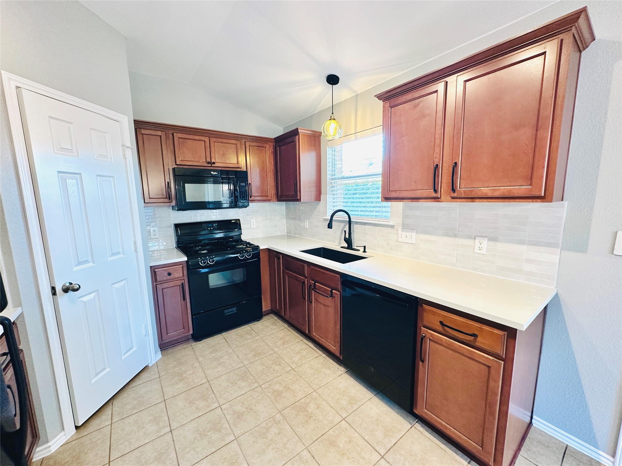 12112 Rancho Alto Rd, Austin, TX 78748