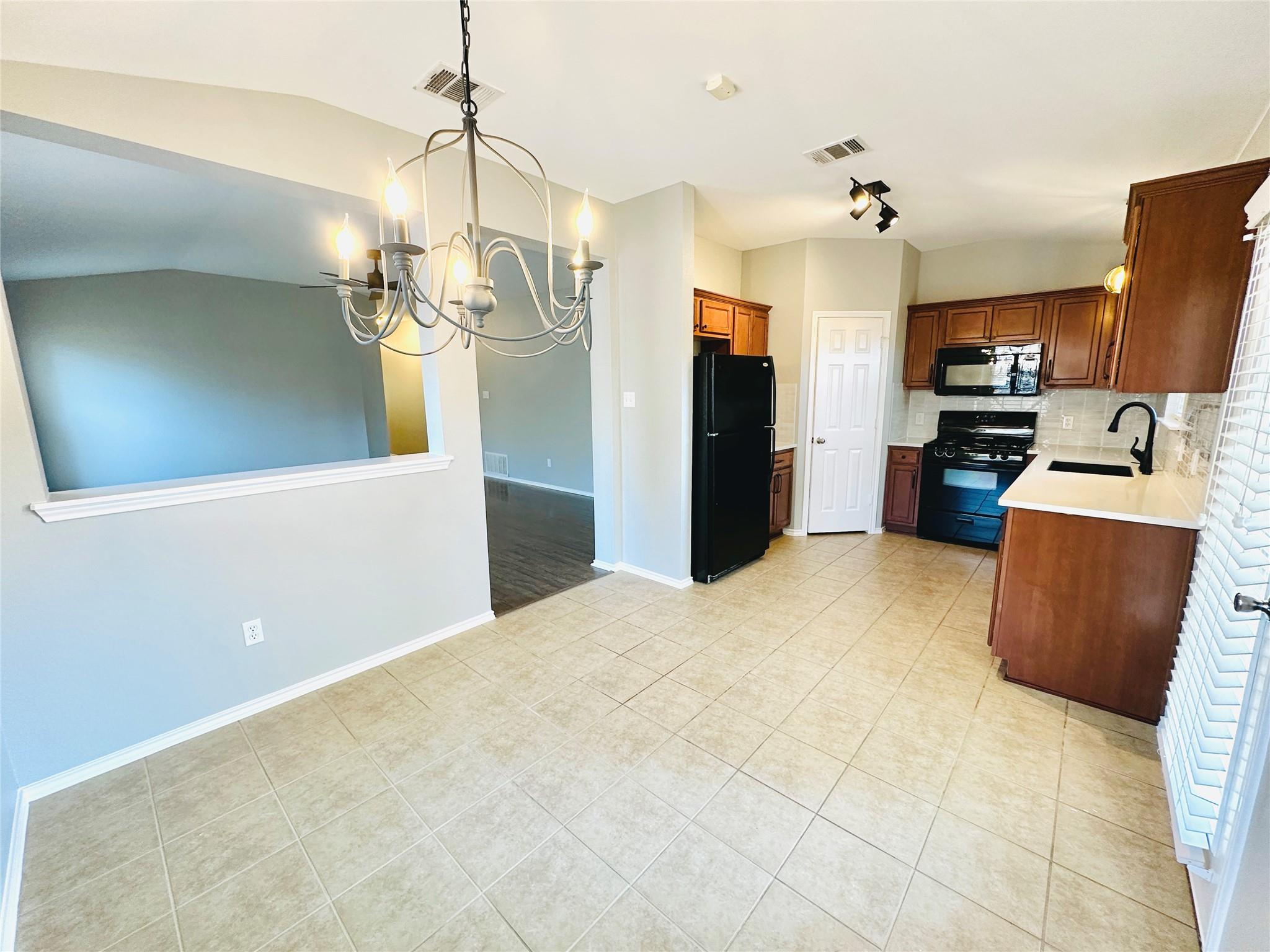 12112 Rancho Alto Rd, Austin, TX 78748