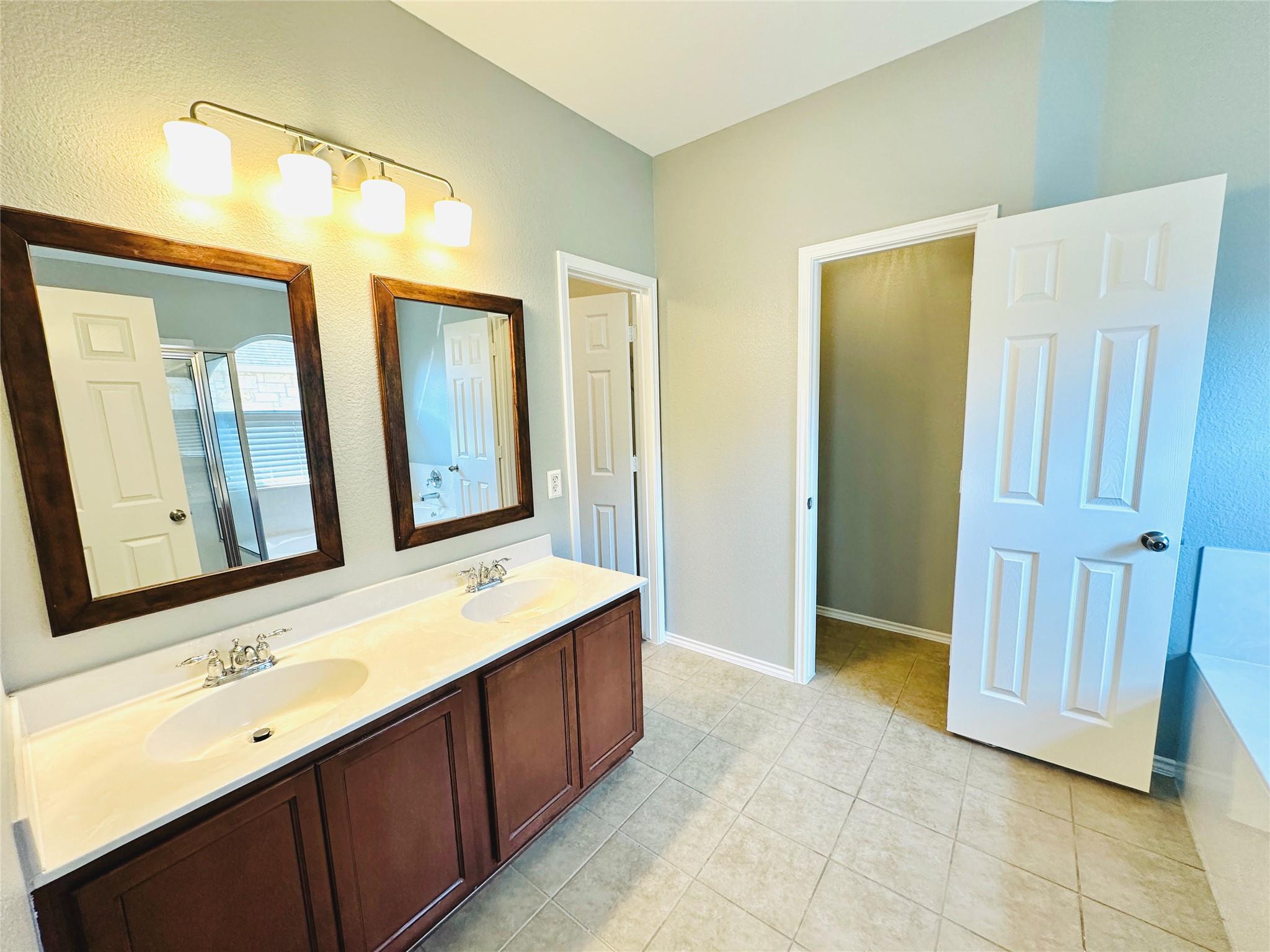 12112 Rancho Alto Rd, Austin, TX 78748