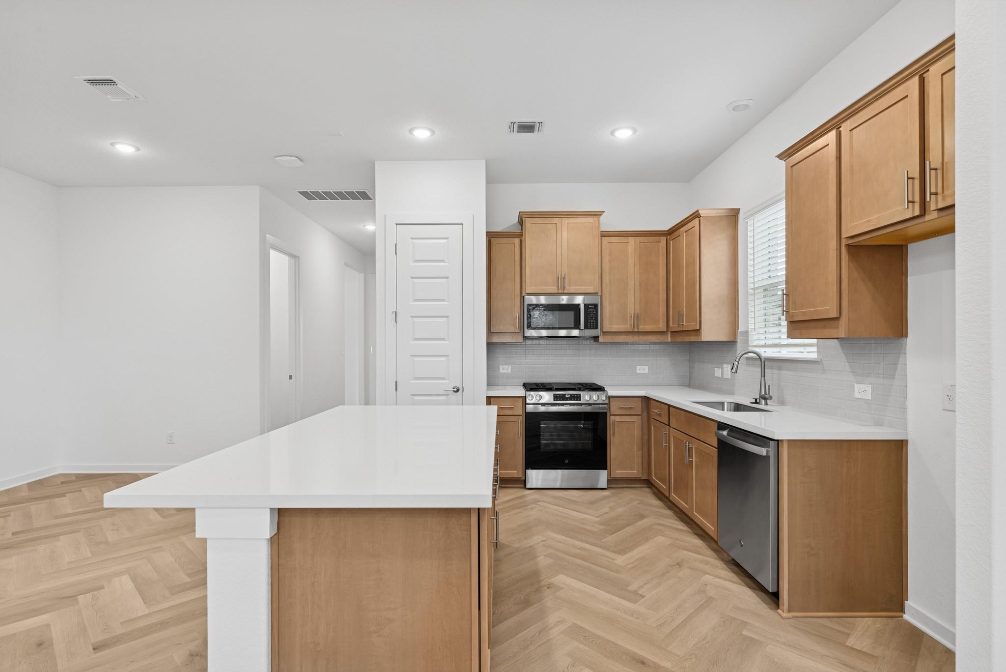 565 Darley Oak Dr, Dripping Springs, TX 78620