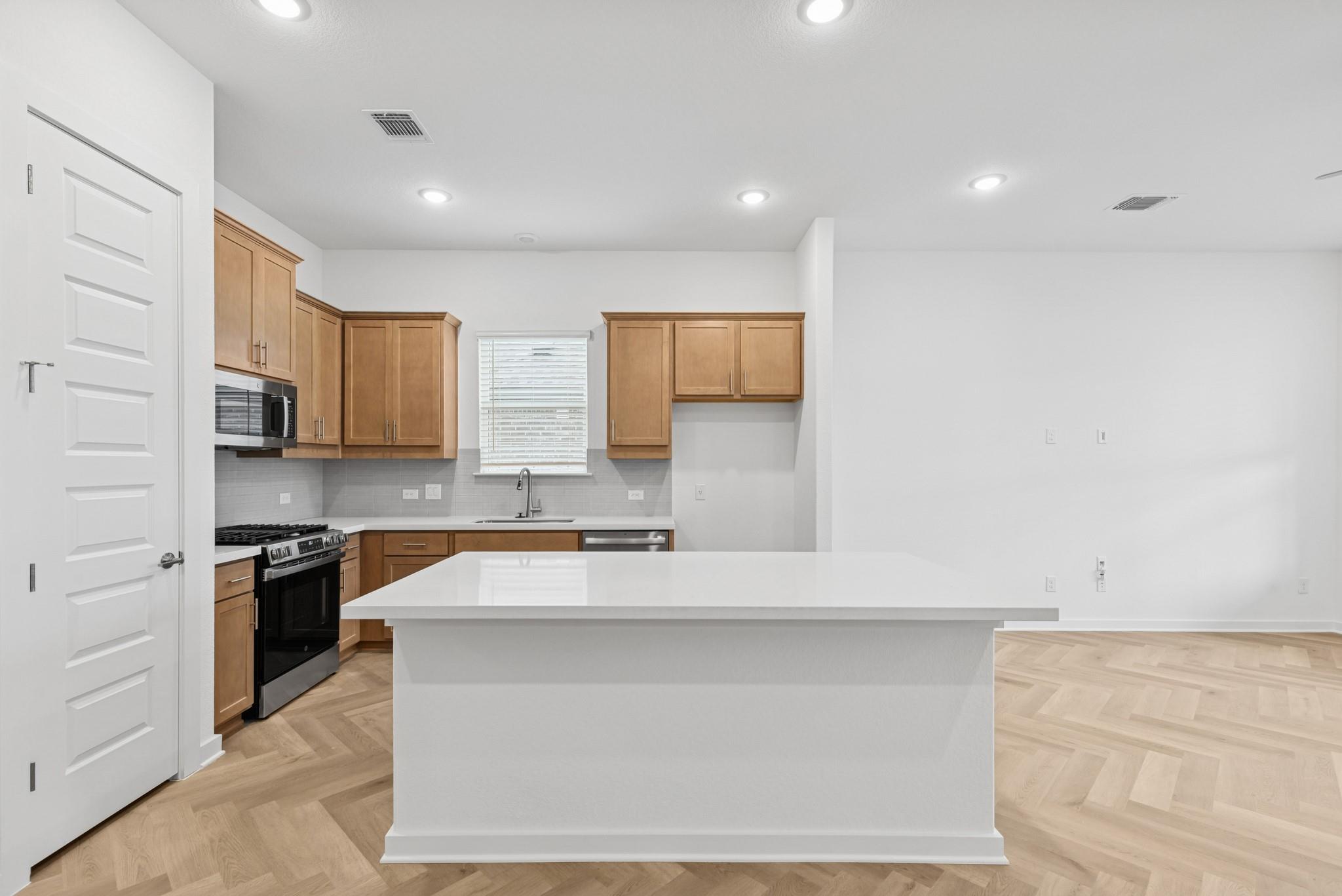 565 Darley Oak Dr, Dripping Springs, TX 78620