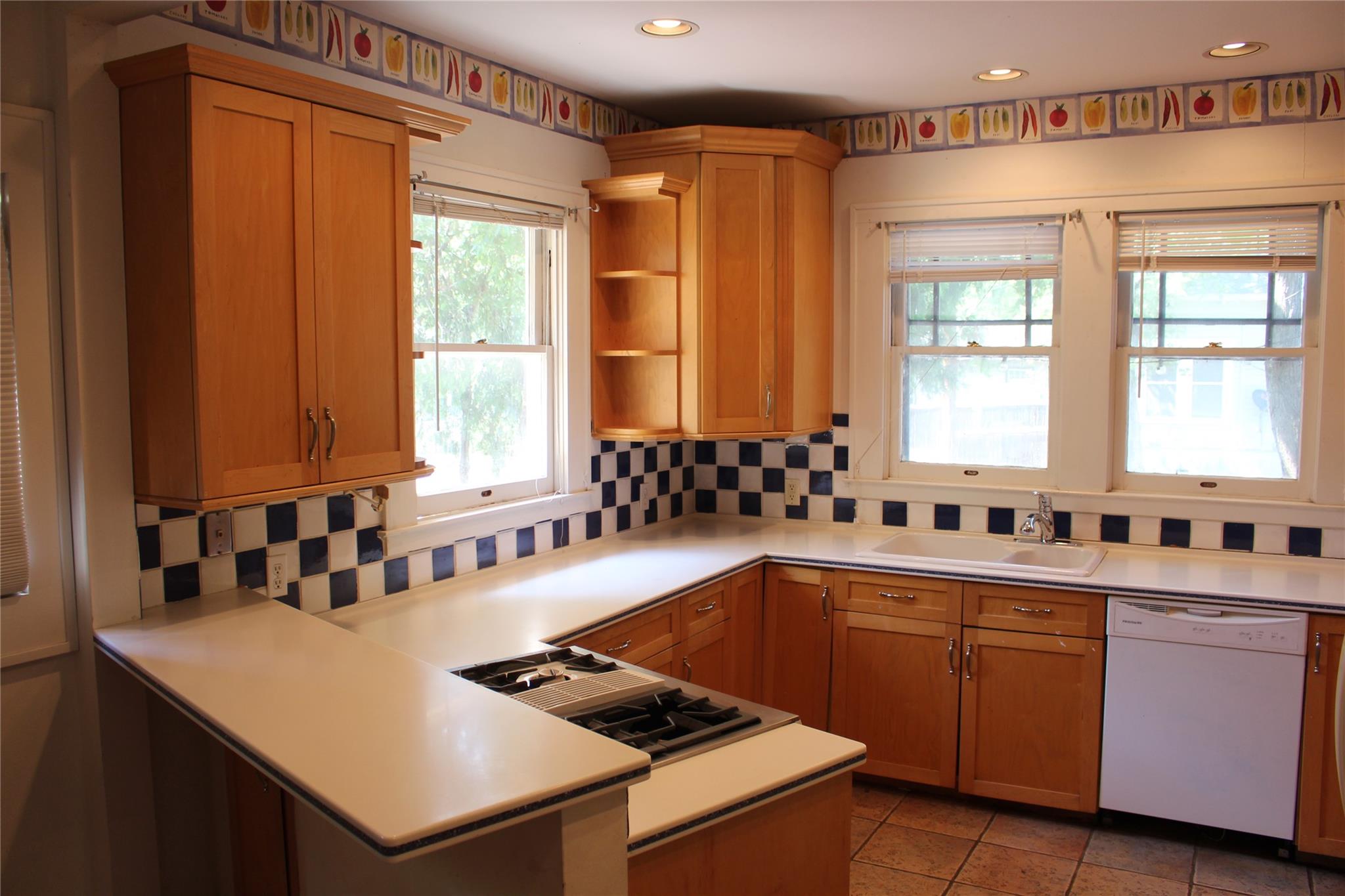 2826 Salado St, Austin, TX 78705