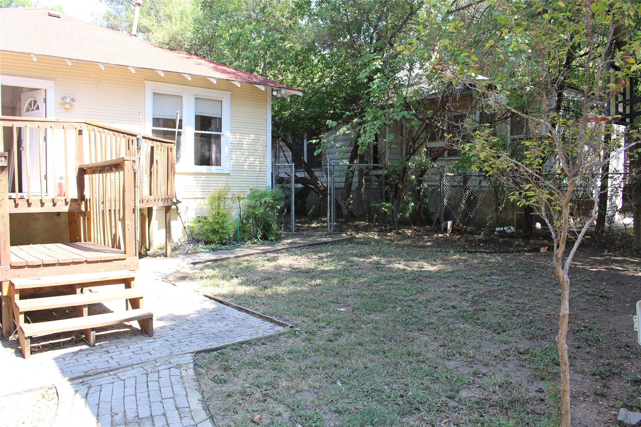 2826 Salado St, Austin, TX 78705