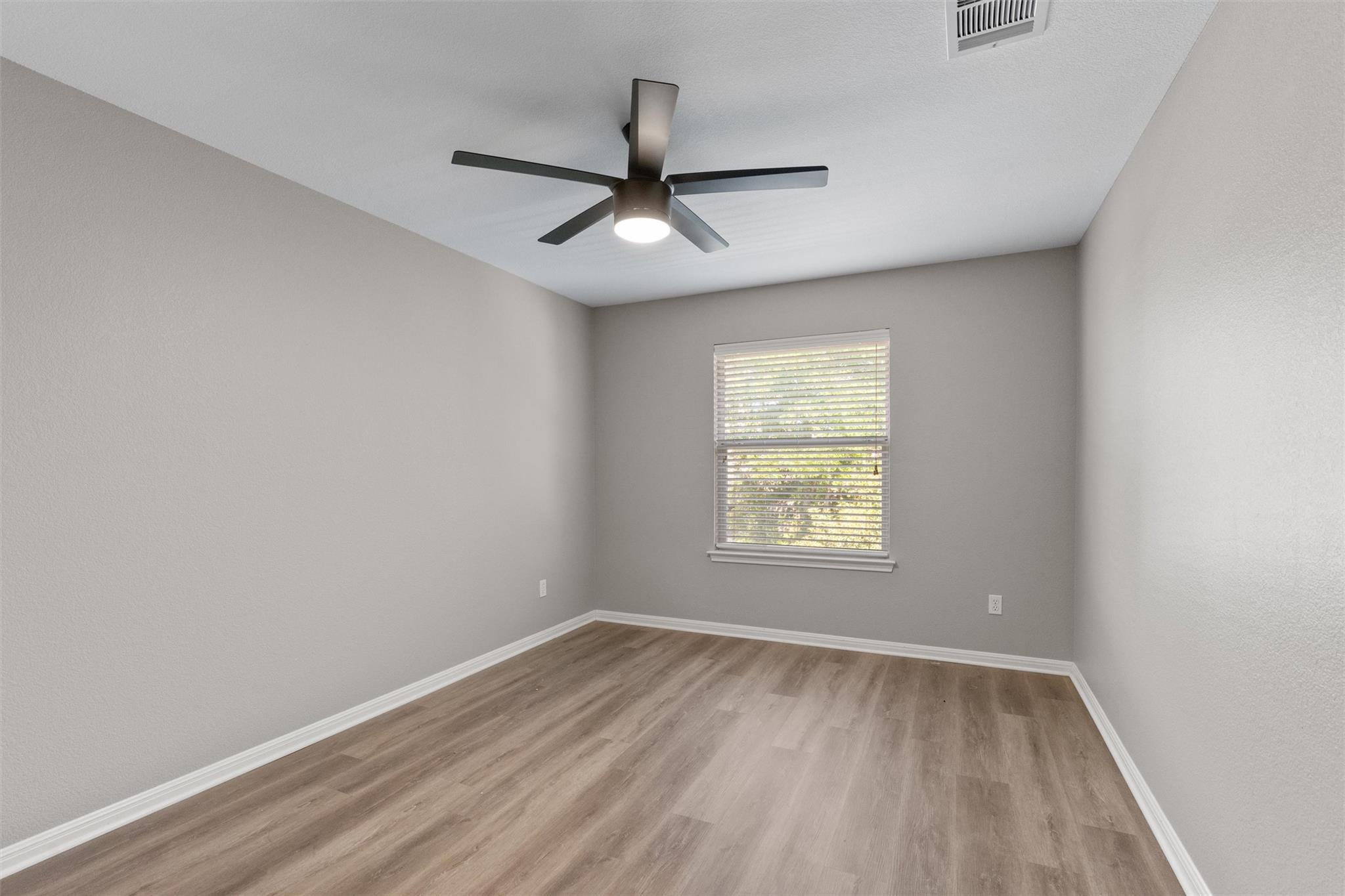 3917 Links Ln, Round Rock, TX 78664