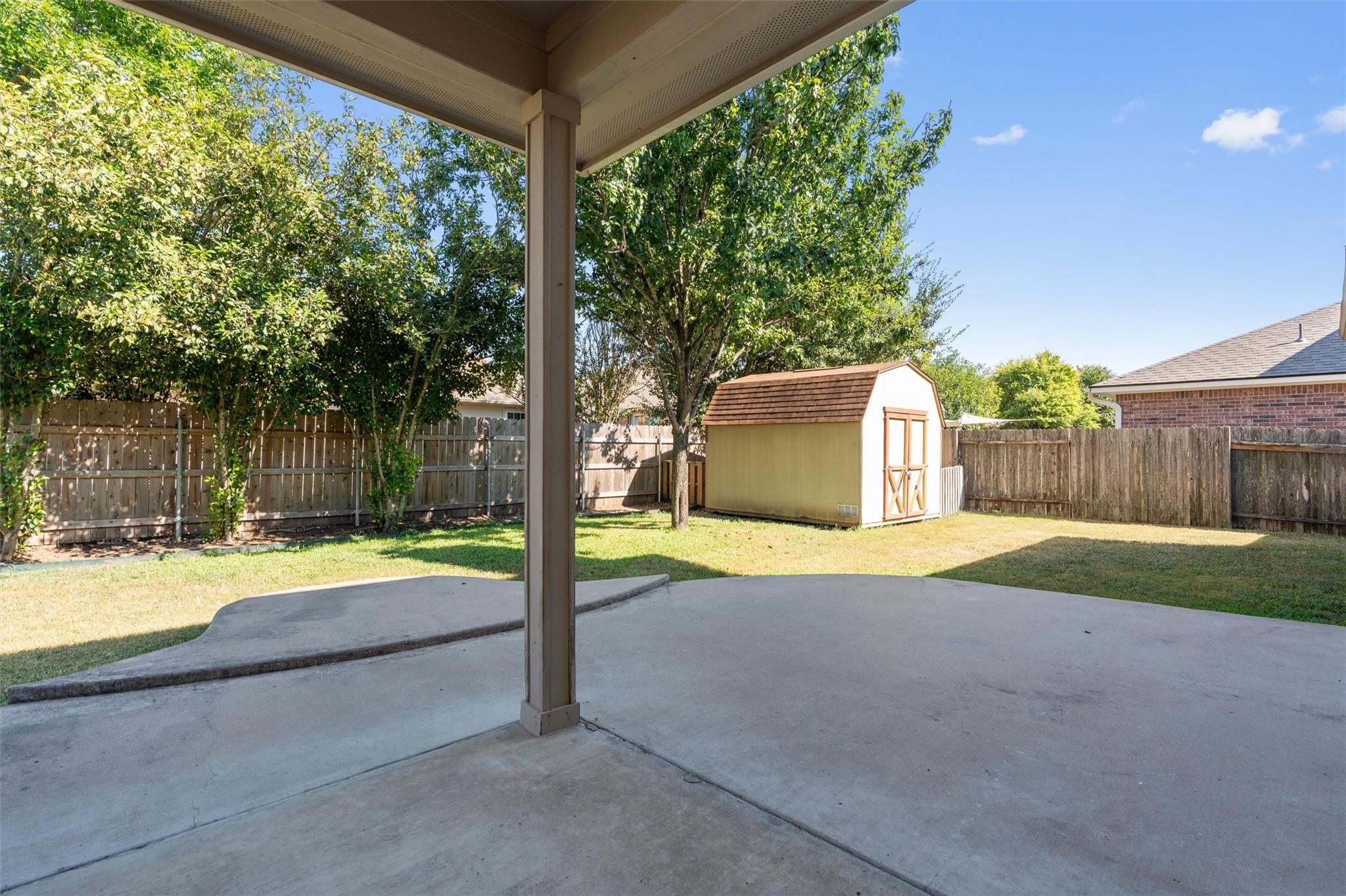 3917 Links Ln, Round Rock, TX 78664