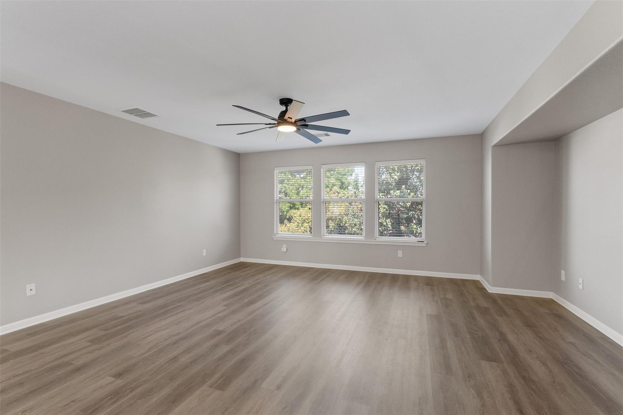 3917 Links Ln, Round Rock, TX 78664