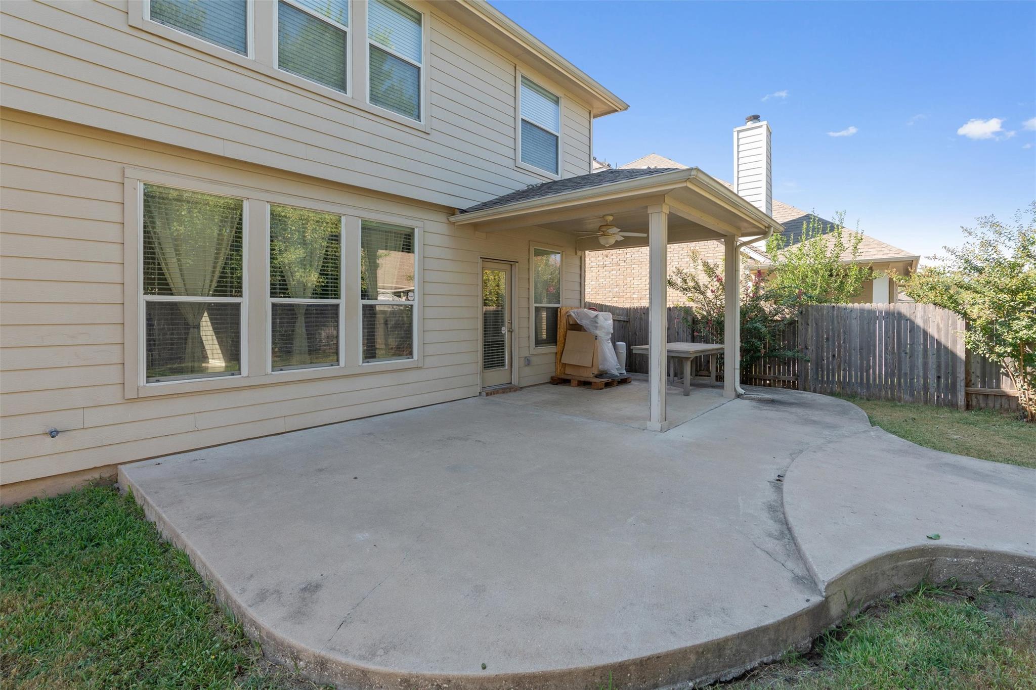 3917 Links Ln, Round Rock, TX 78664