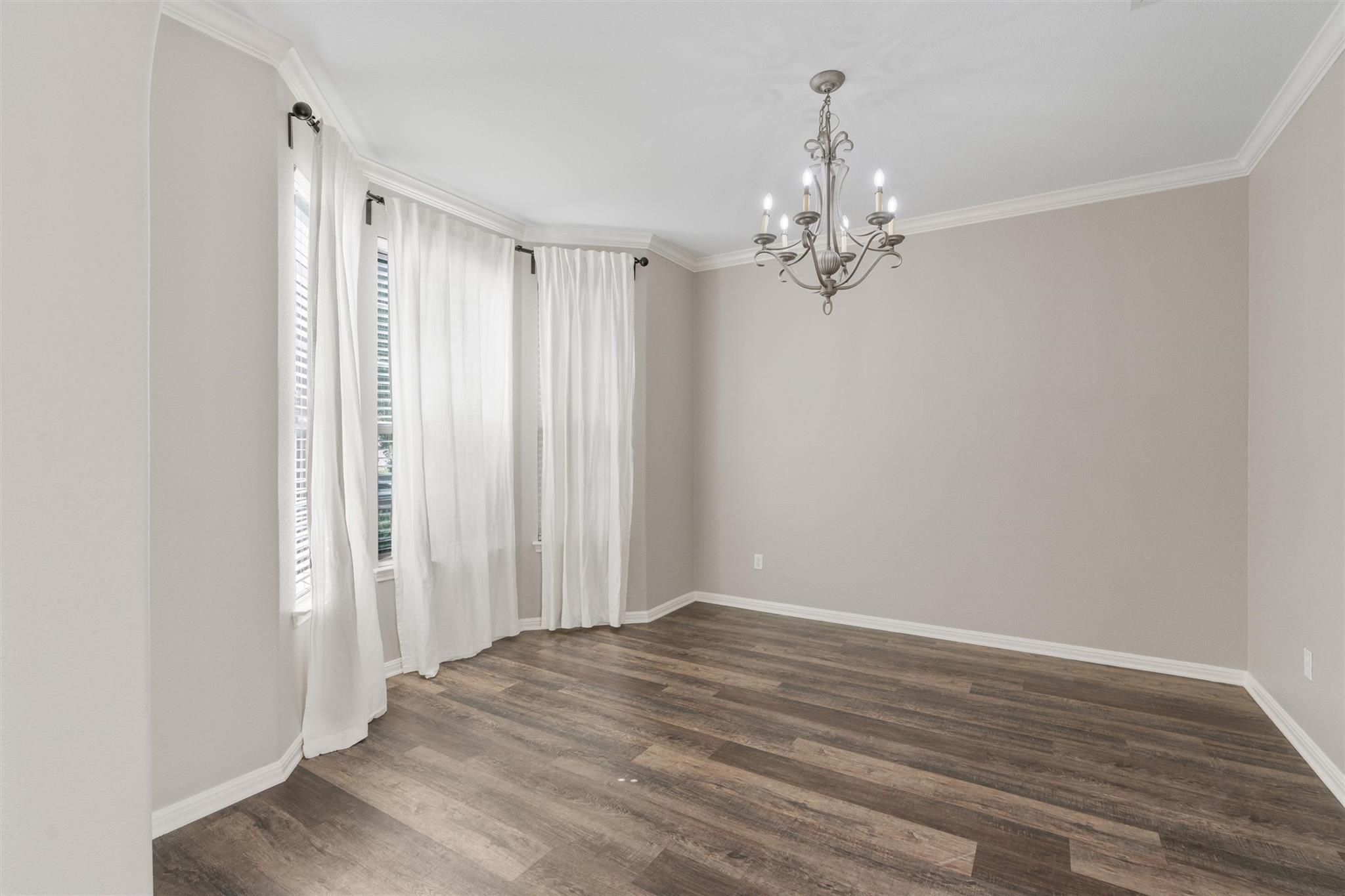 3917 Links Ln, Round Rock, TX 78664