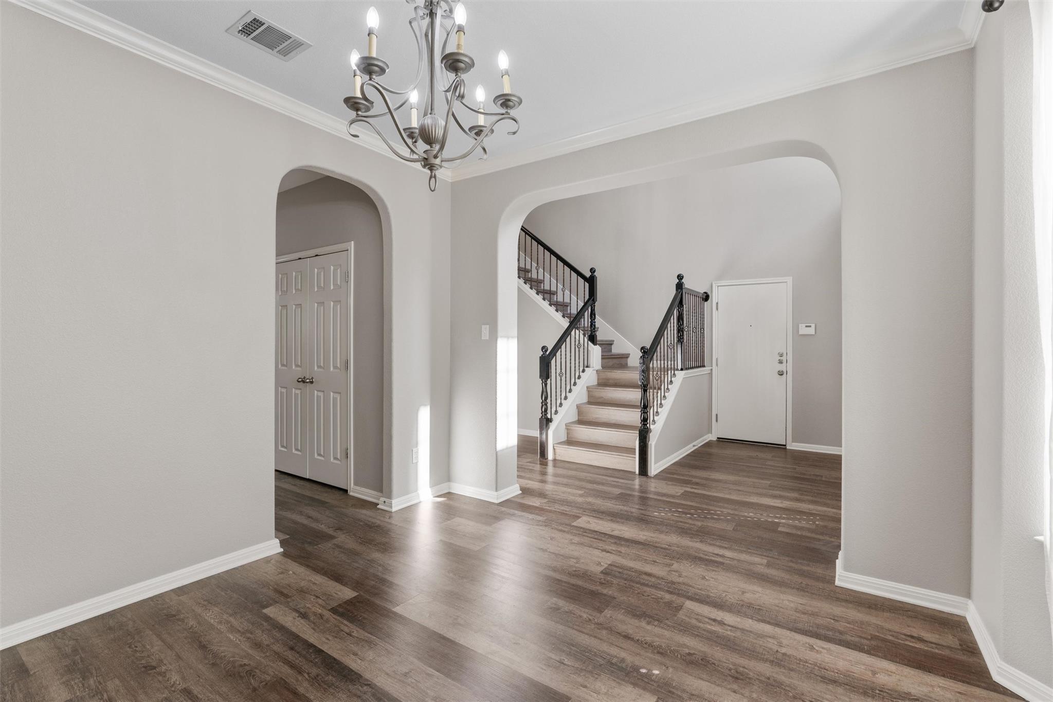 3917 Links Ln, Round Rock, TX 78664