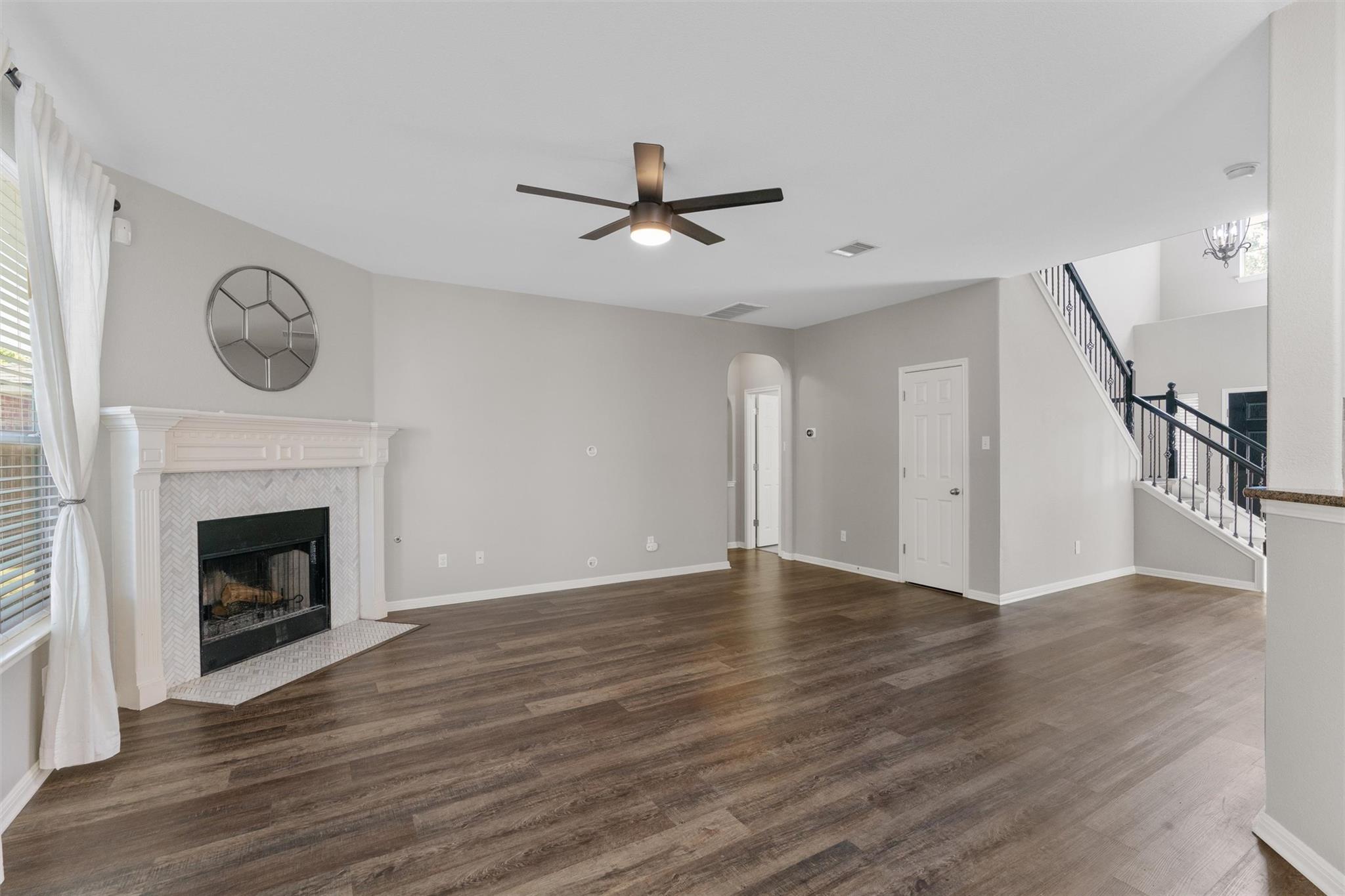 3917 Links Ln, Round Rock, TX 78664