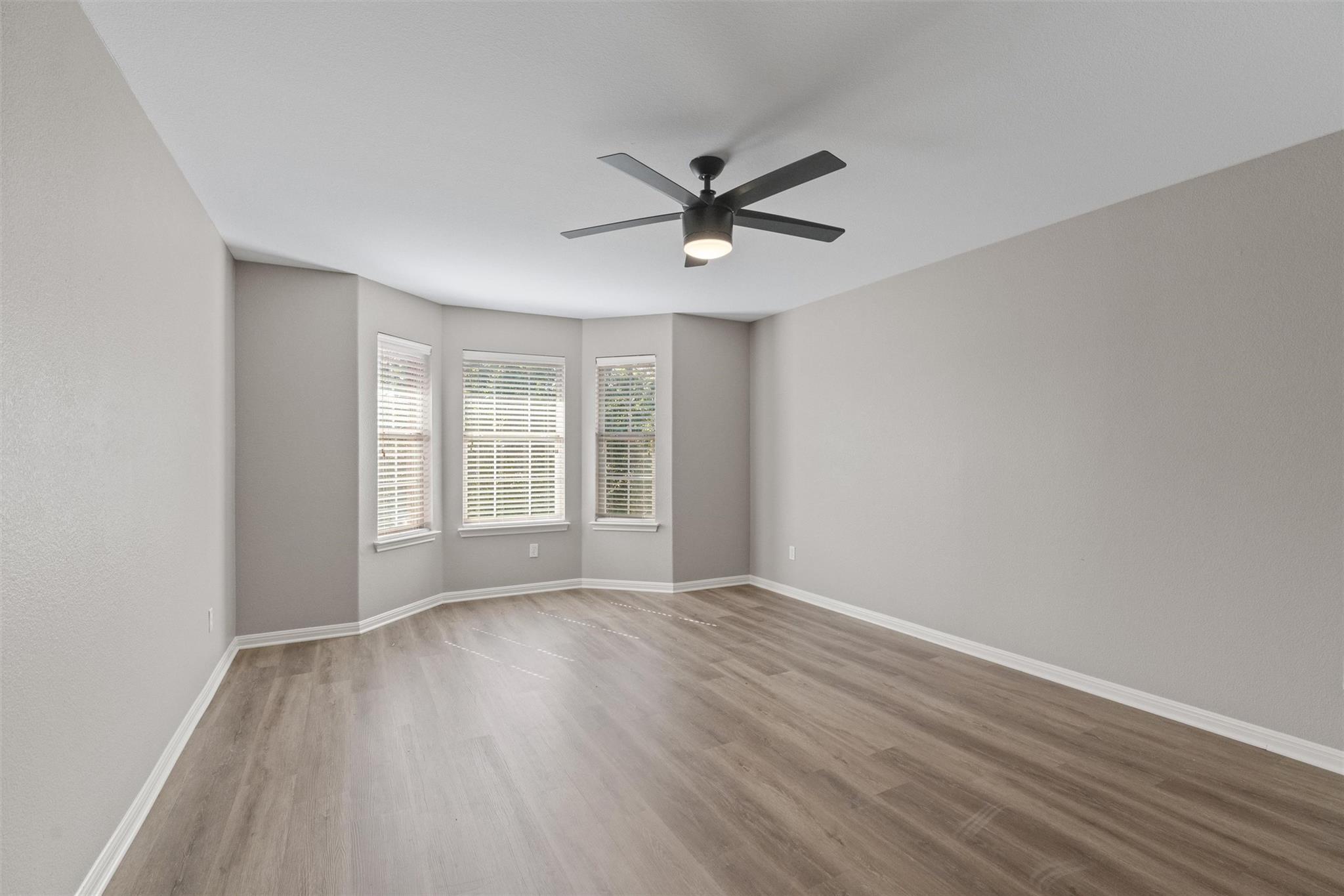 3917 Links Ln, Round Rock, TX 78664