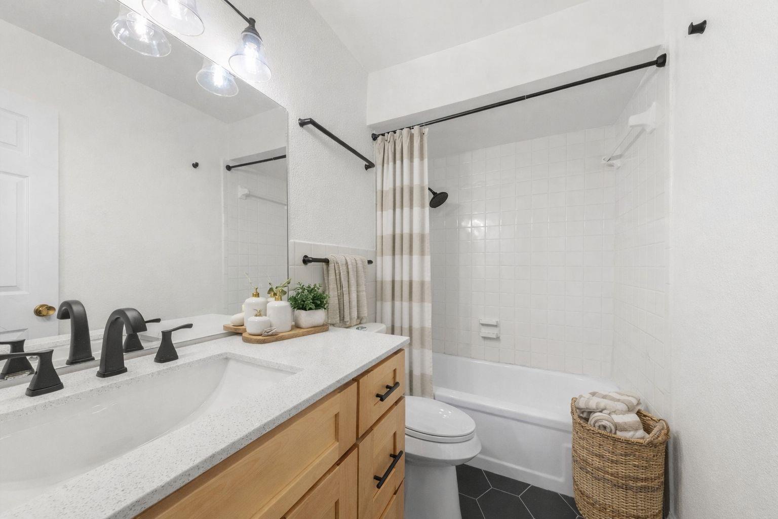 6910 Hart Ln # 110, Austin, TX 78731