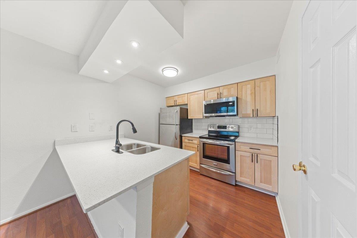 6910 Hart Ln # 110, Austin, TX 78731