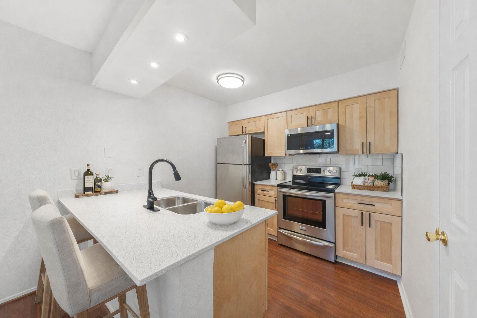 6910 Hart Ln # 110, Austin, TX 78731