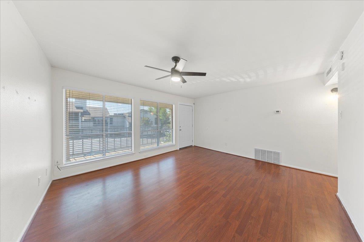 6910 Hart Ln # 110, Austin, TX 78731