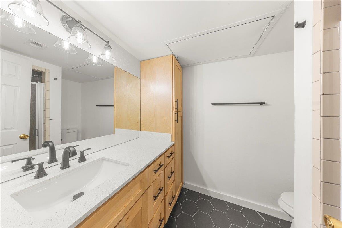 6910 Hart Ln # 110, Austin, TX 78731