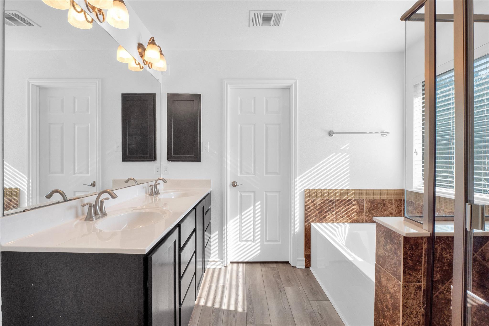 10217 English Oak Dr, Austin, TX 78748