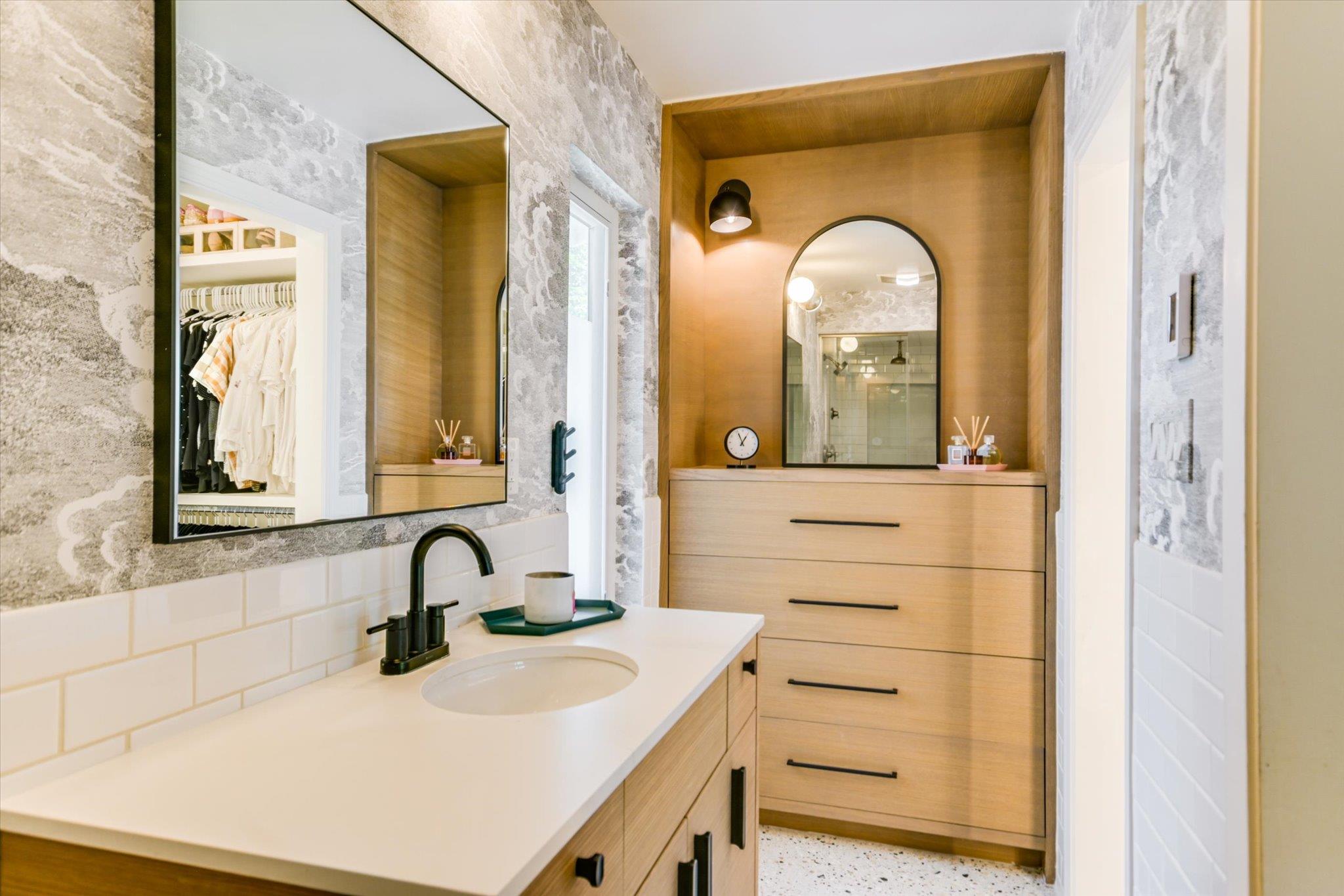 1600 Larkwood Dr, Austin, TX 78723