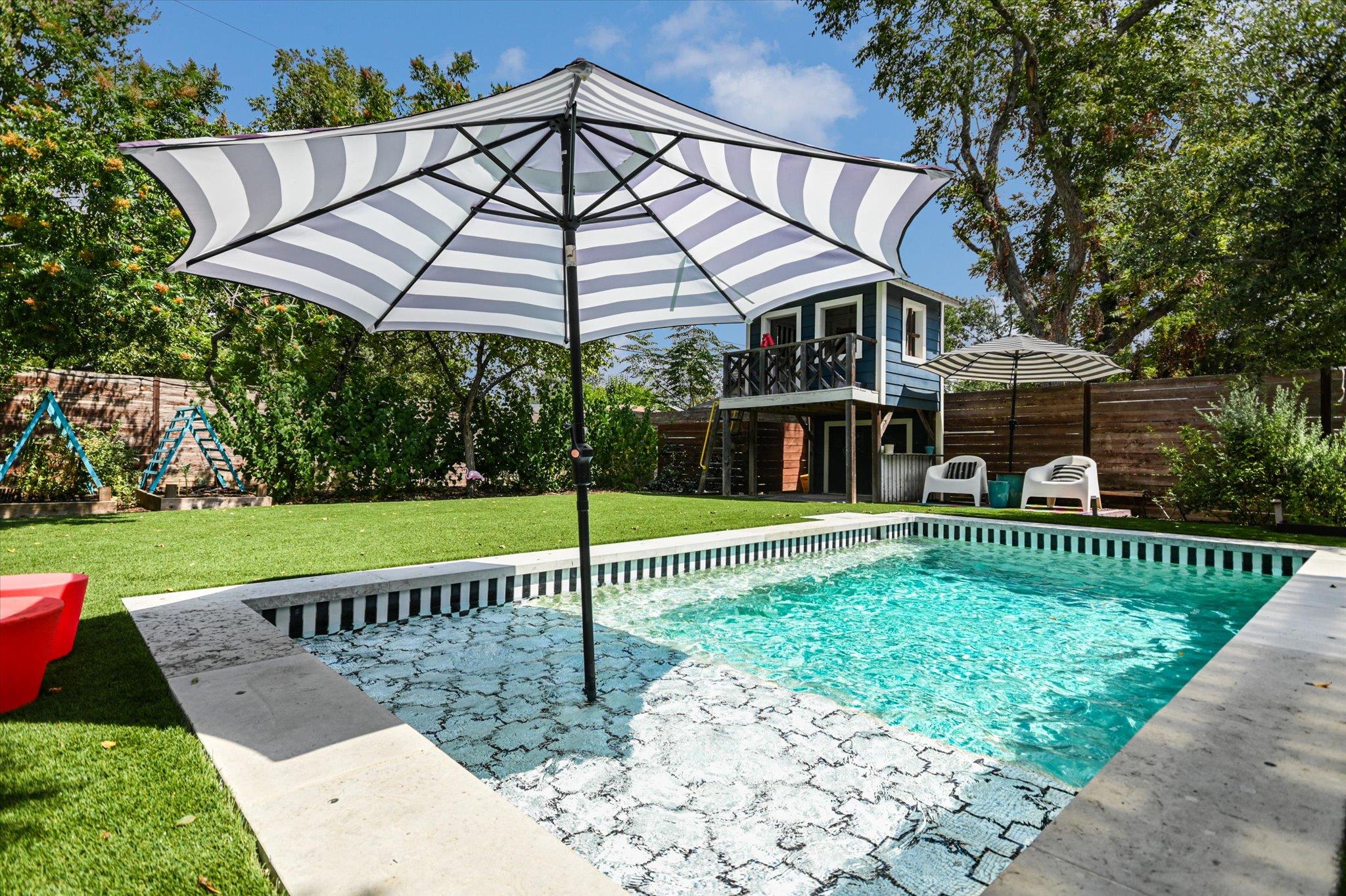 1600 Larkwood Dr, Austin, TX 78723