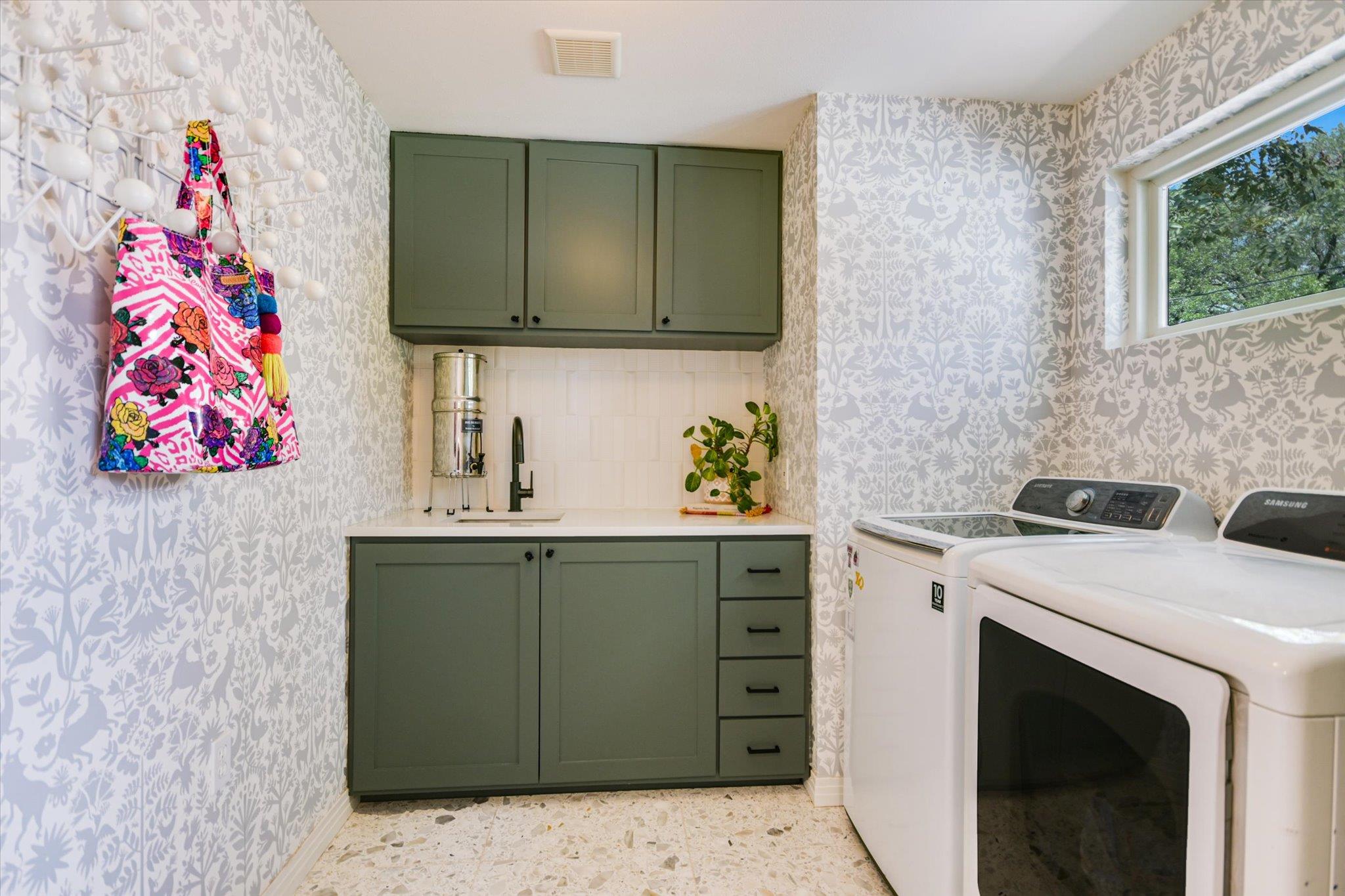 1600 Larkwood Dr, Austin, TX 78723