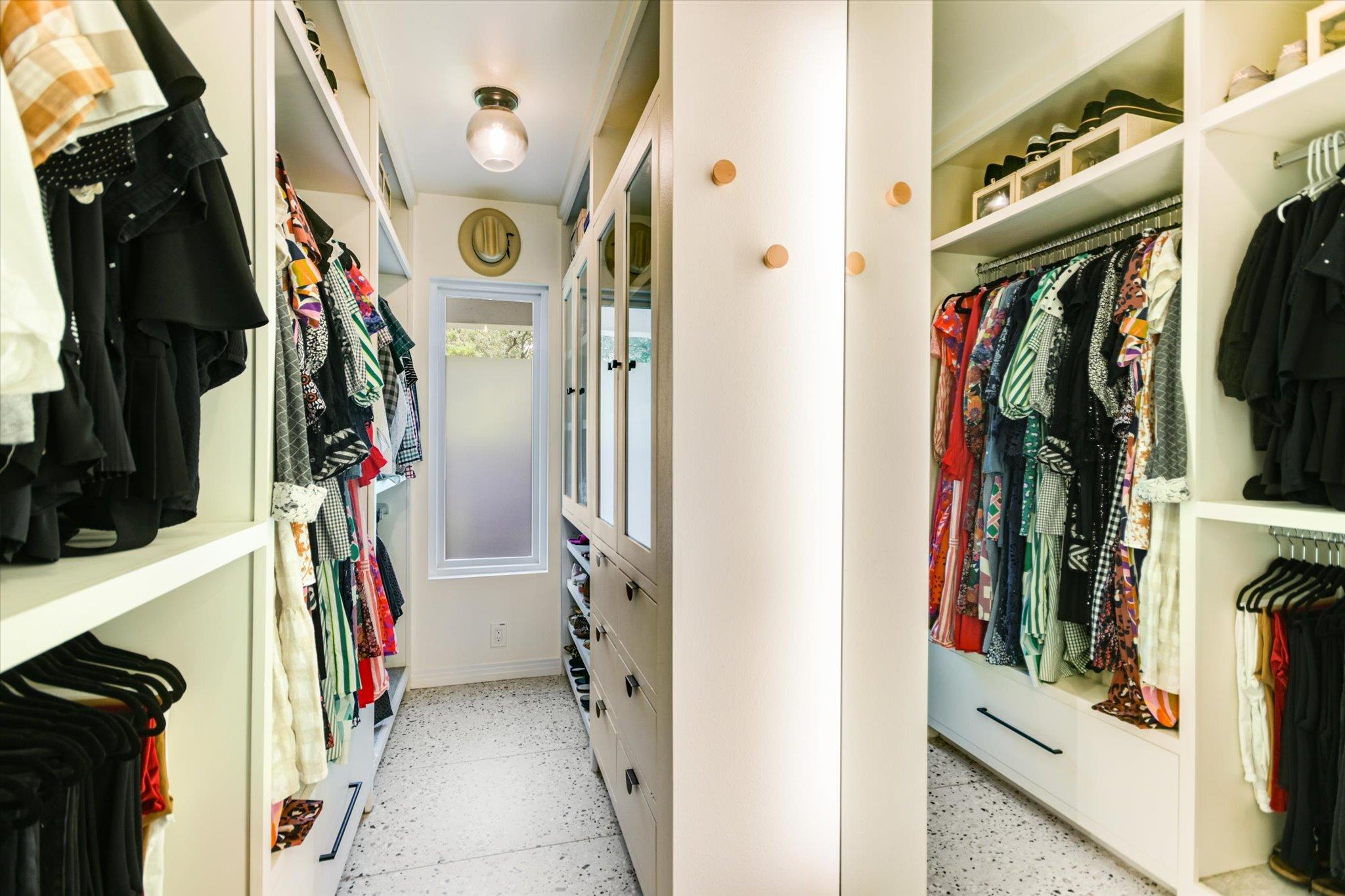 1600 Larkwood Dr, Austin, TX 78723