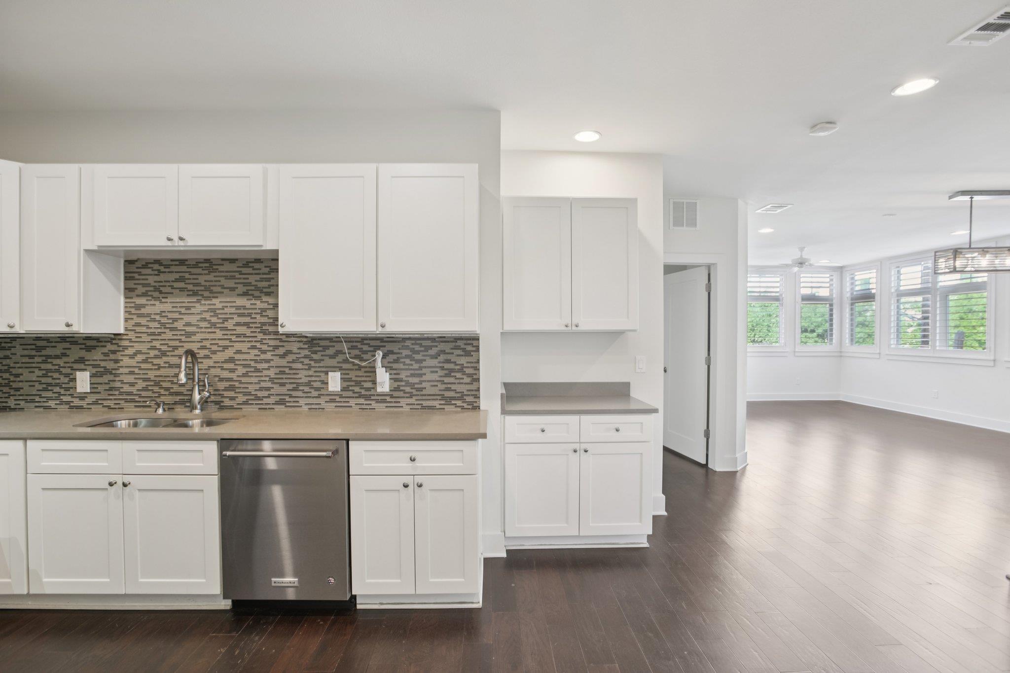 908 Nueces St # 28, Austin, TX 78701