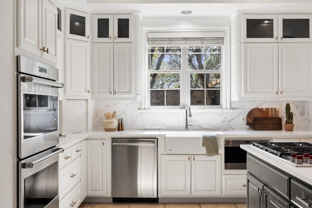 7228 Oak Shores Dr, Austin, TX 78730