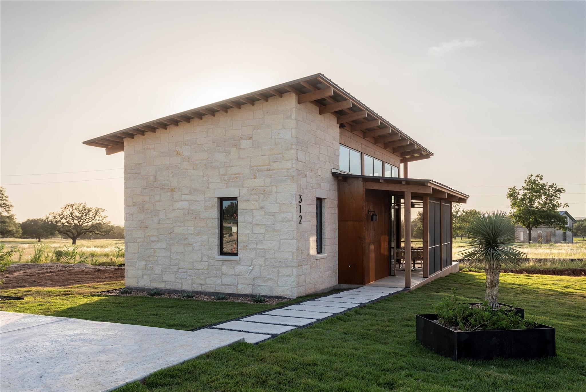 9361 W Us Highway 290 # 8, Hye, TX 78635