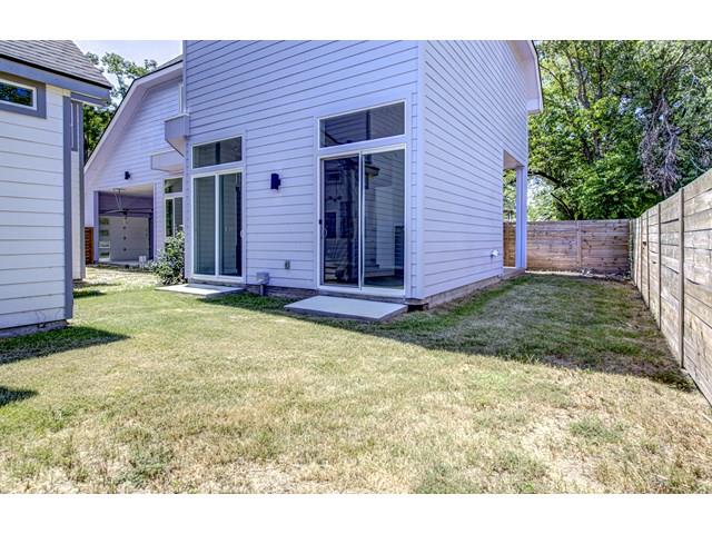 1110 3/4 Fiesta St # 1, Austin, TX 78702