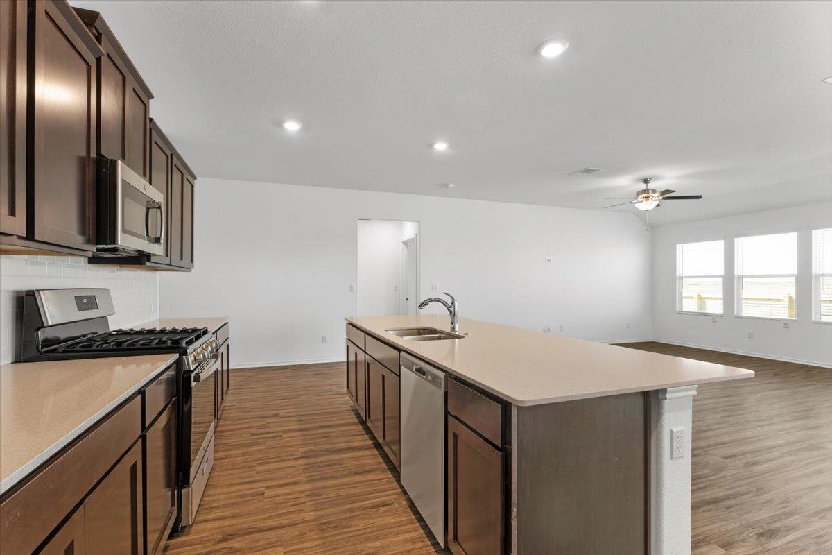 425 Escondido Cir, San Marcos, TX 78666